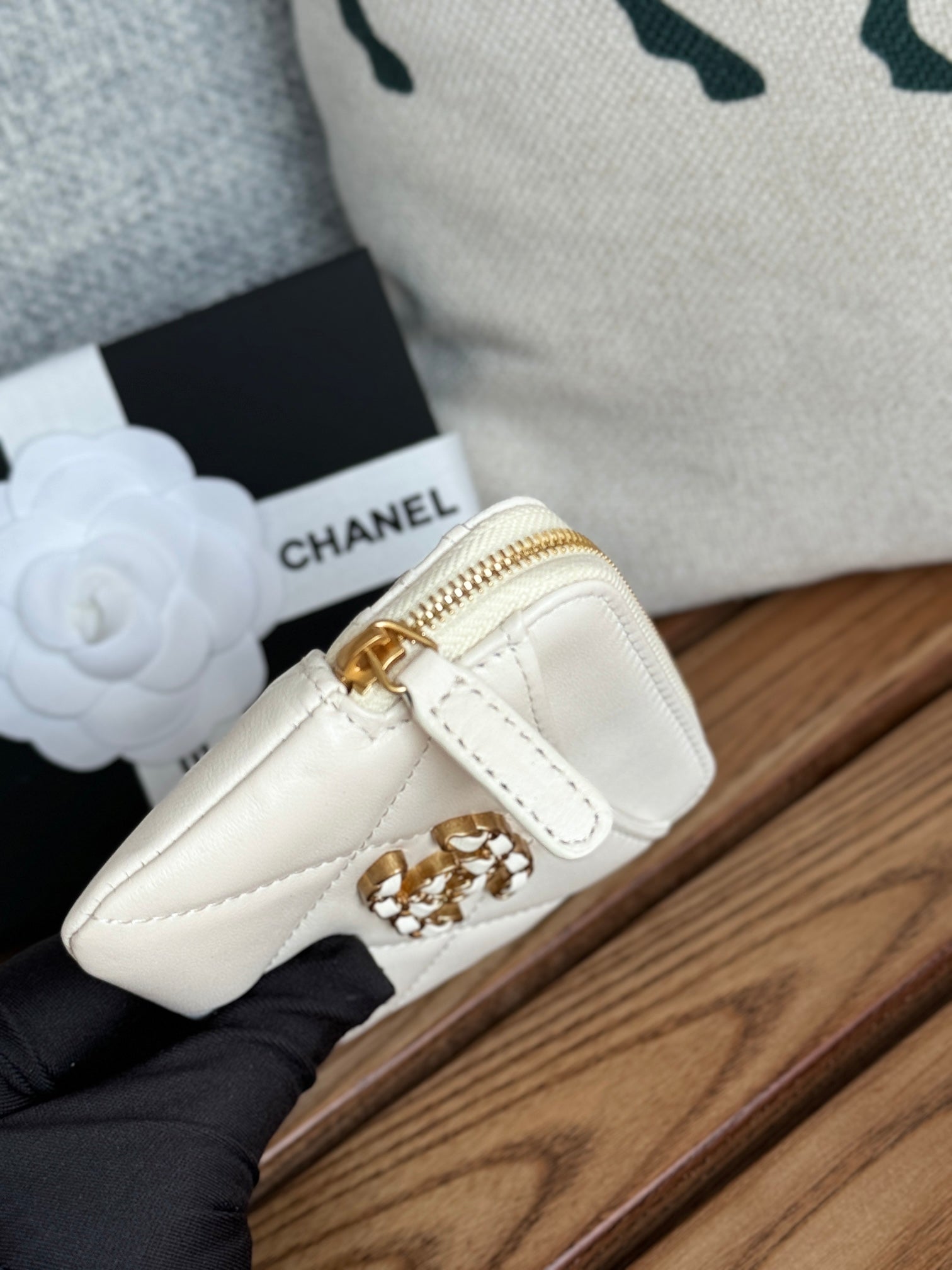 cc 19 zipped coin purse 11cm white lambskin gold hardware mysite