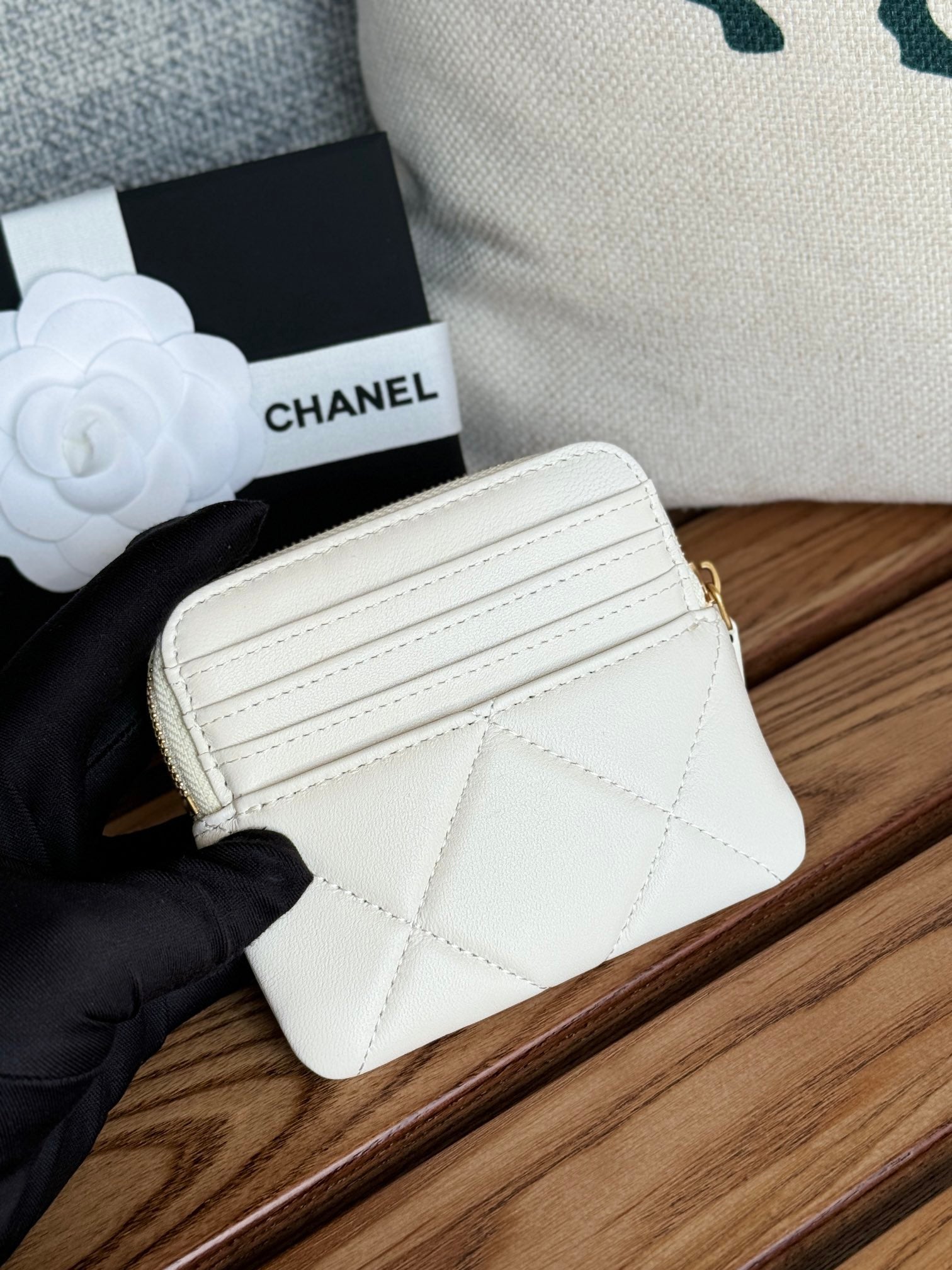 cc 19 zipped coin purse 11cm white lambskin gold hardware mysite