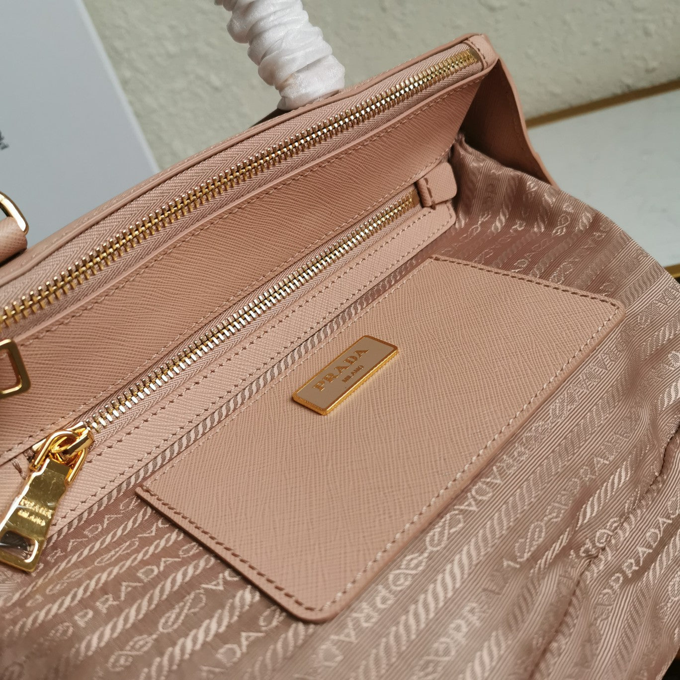 PRA GALLERIA 28 BAG IN DESERT BEIGE SAFFIANO LEATHER mysite