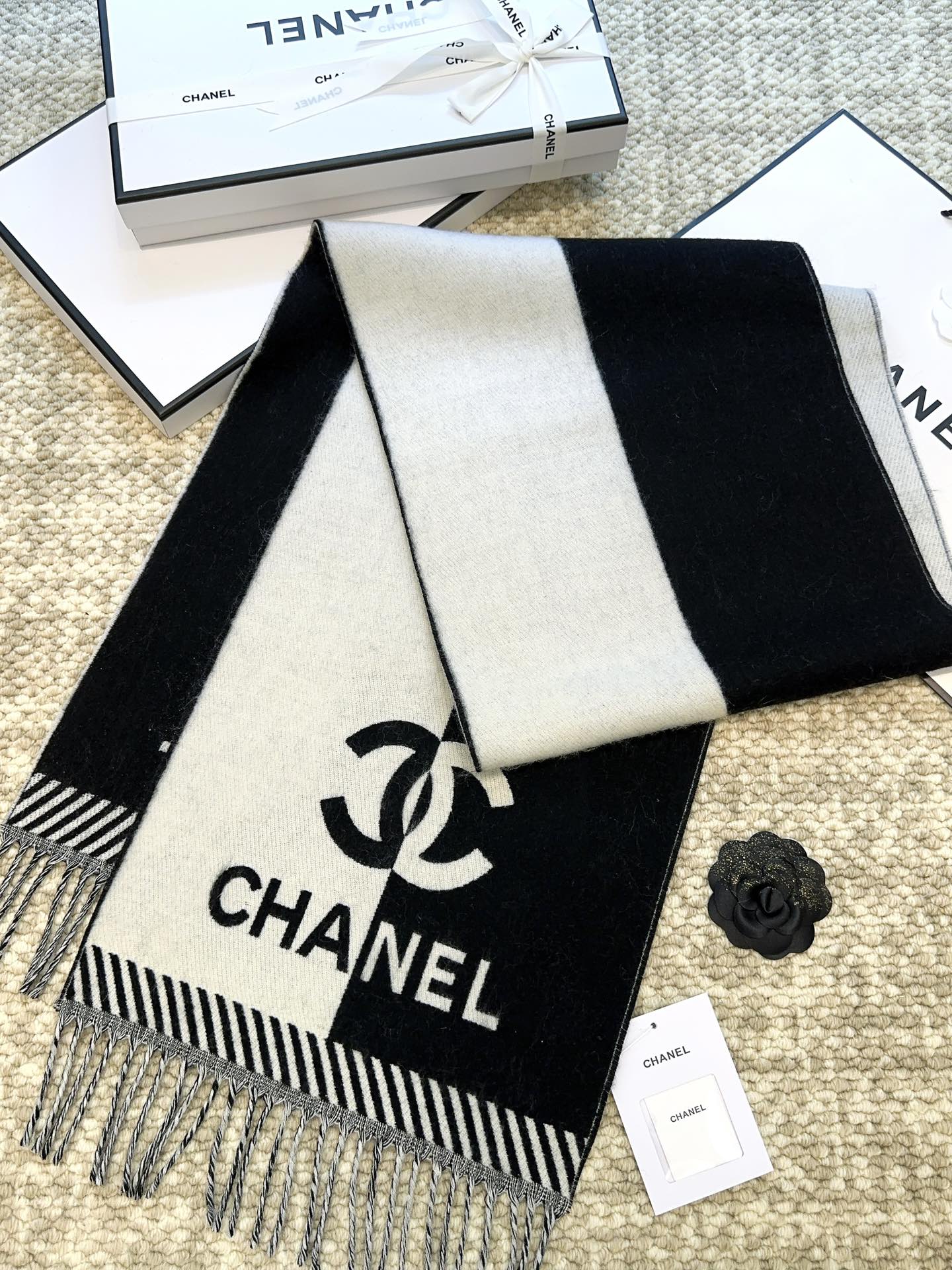 SCARF 184 CM IN BLACK MIX WHITE MERINO WOOL 393120 mysite