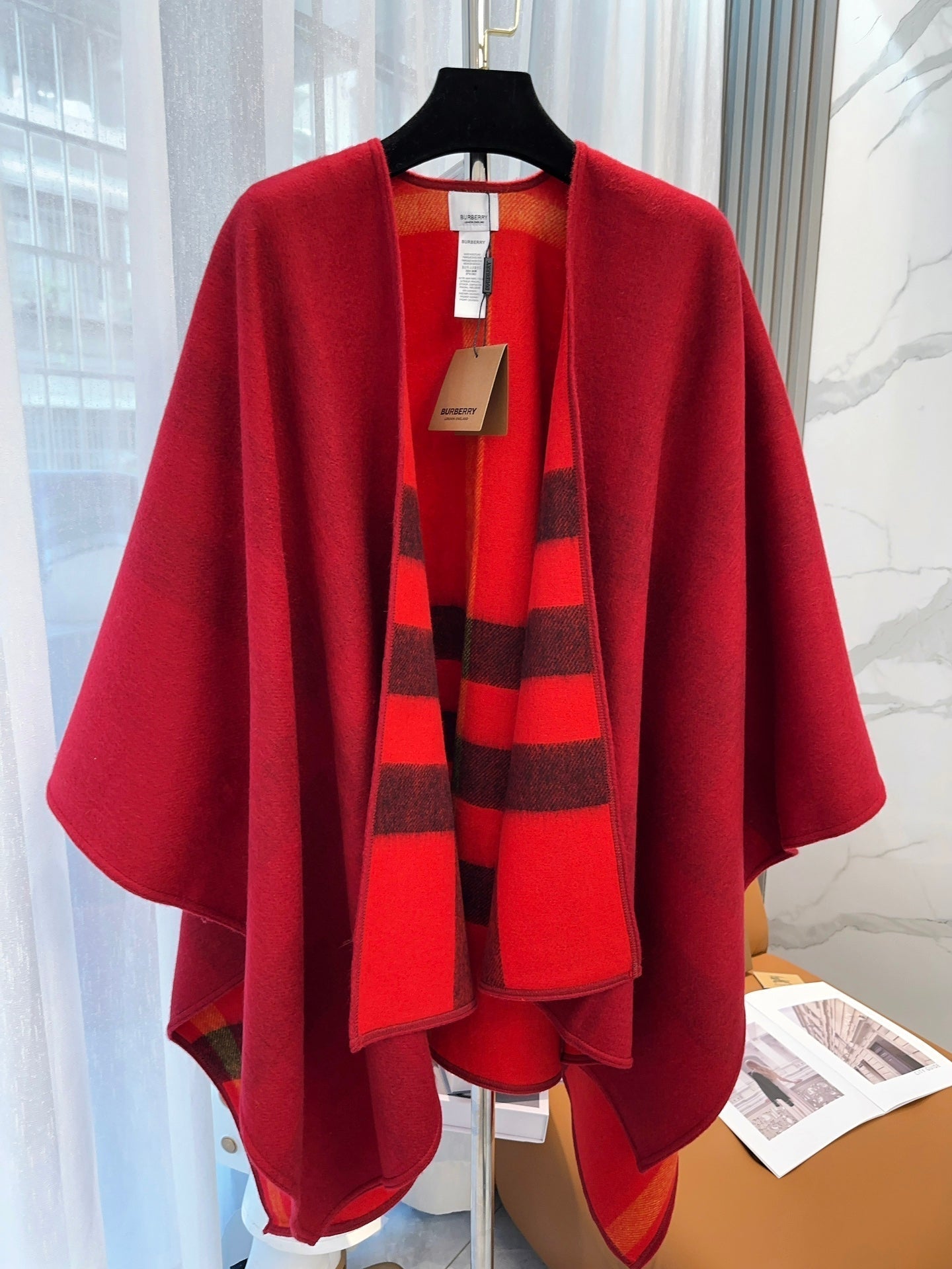 REVERSIBLE CHECK CASHMERE CAPE CHERRY RED AND BLACK 410134 mysite
