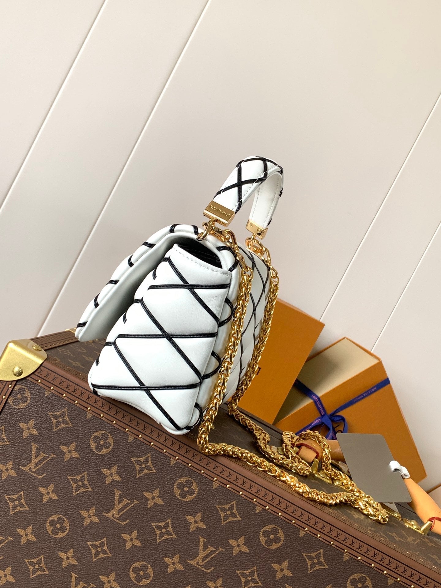 LV M22890 GO-14 MM 23cm Black White Lambskin GHW mysite