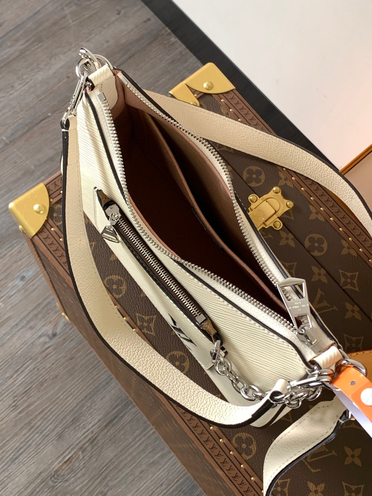 LV Hopscotch Bag 25cm White Grained Epi Cowhide Sliver HW mysite