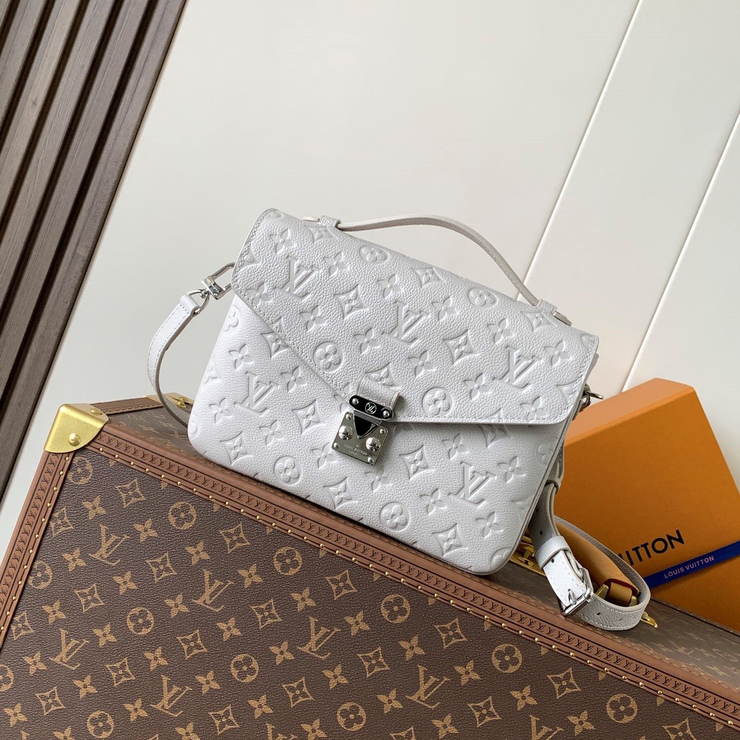 LV Pochette Métis 25cm Brume Gray Cowhide mysite