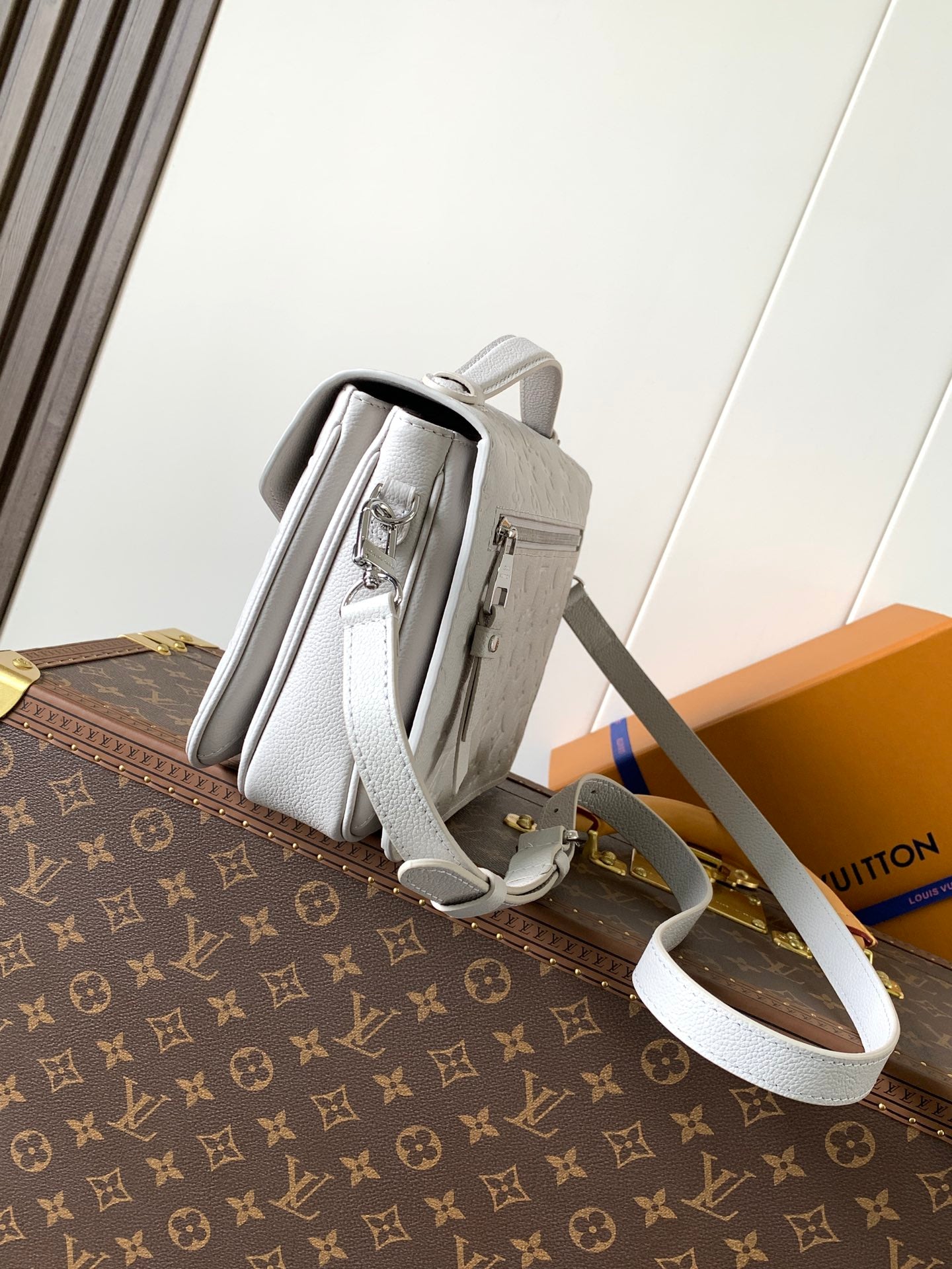 LV Pochette Métis 25cm Brume Gray Cowhide mysite