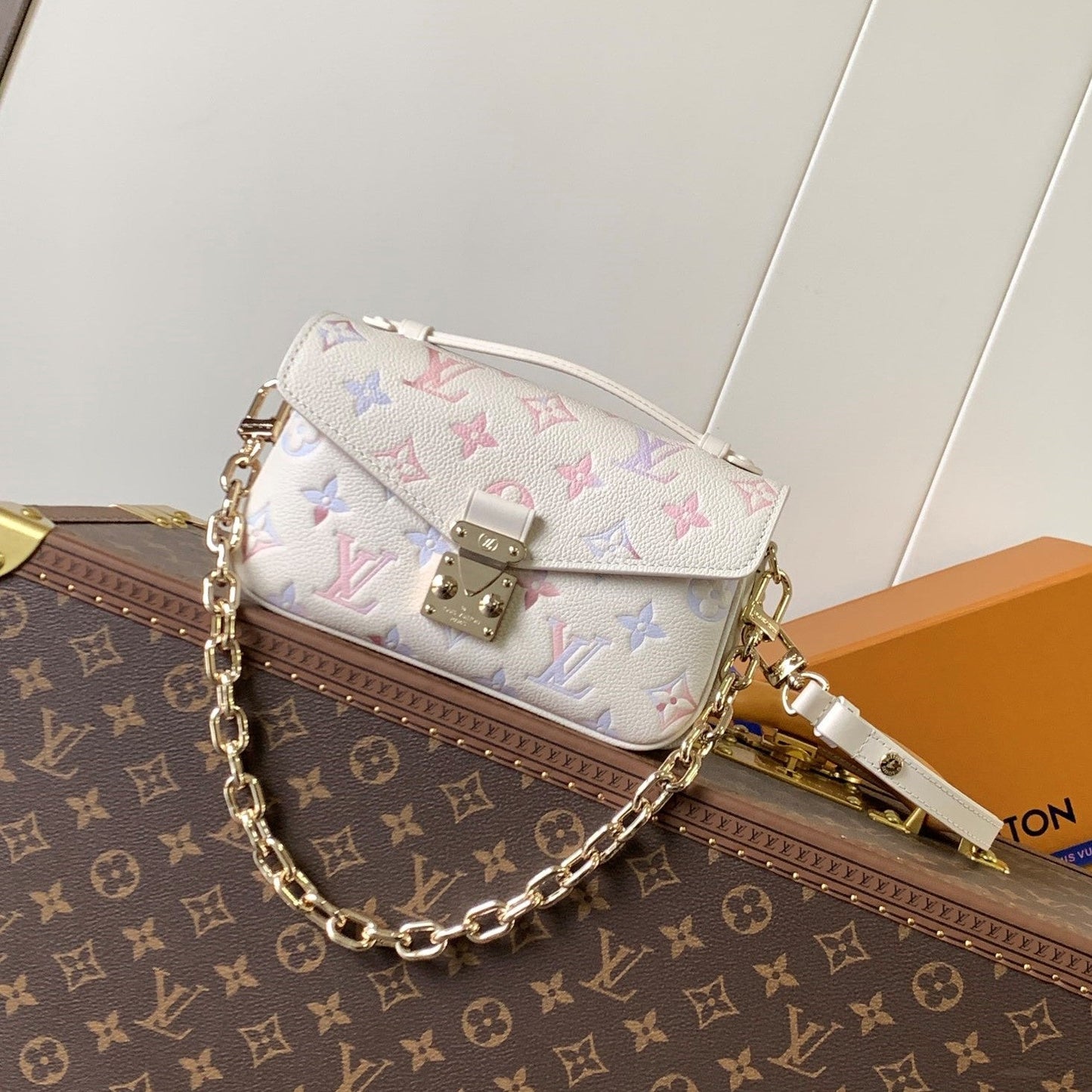 LV 25s Pochette Métis East West Dream Monogram Embossed Cowhide-Light GHW mysite