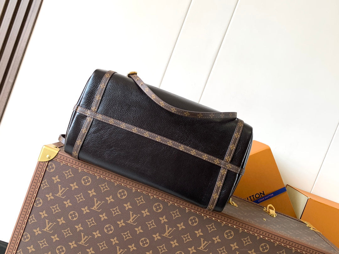 LV M26039 Express PM Handbag 26cm Black Cowhide GHW mysite