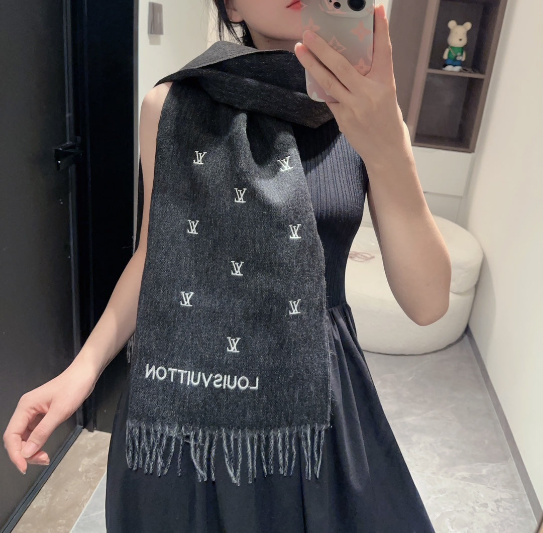 SCARF 190 CM IN BLACK CASHMERE WITH WHITE LOGO 396326 mysite