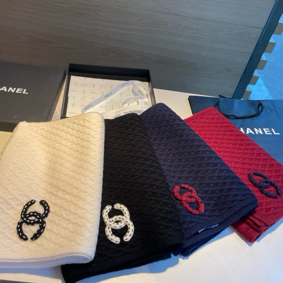 SCARF 170 CM IN WHITE CASHMERE WITH BLACK LOGO 401990 mysite