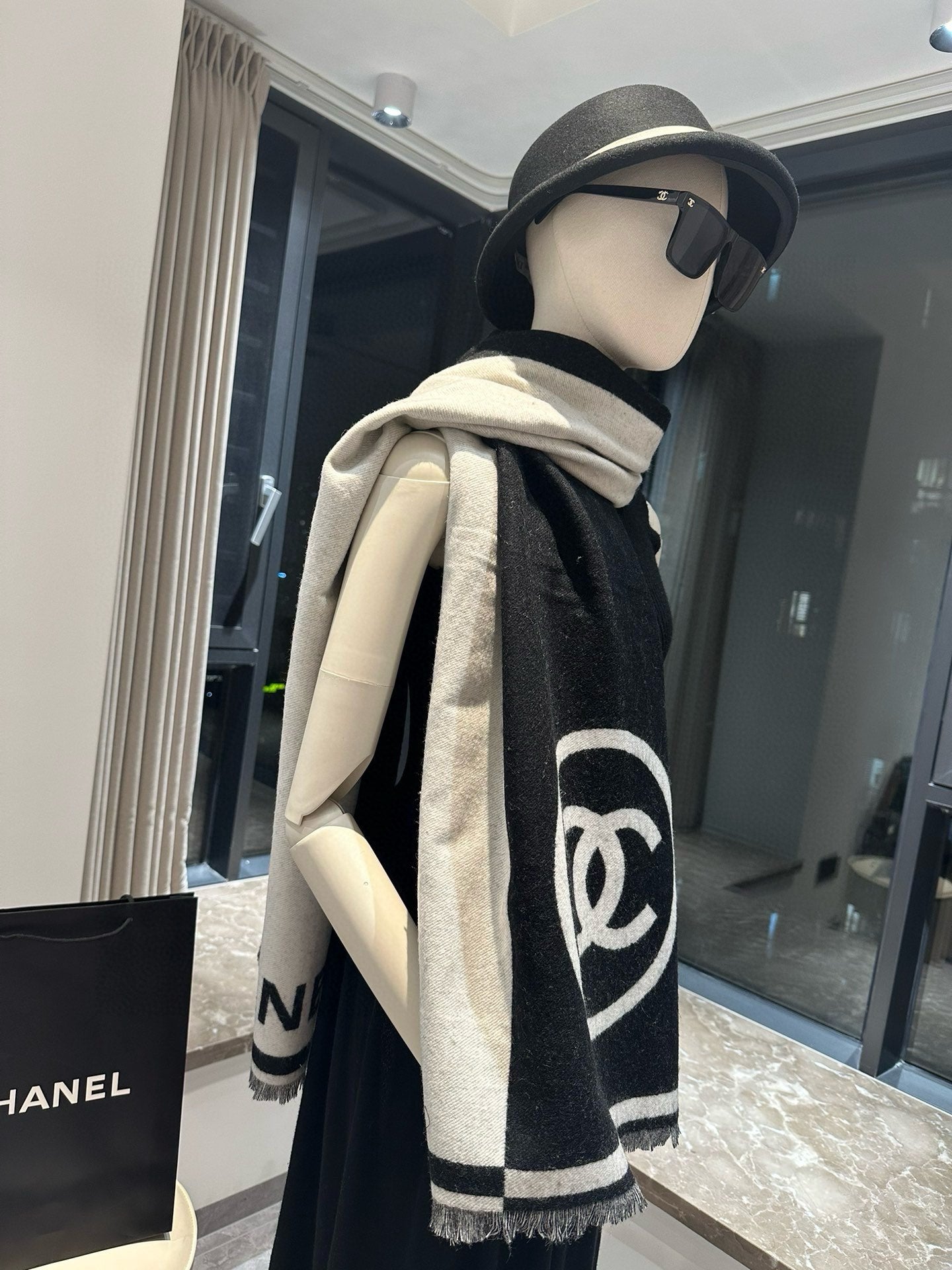 SCARF 190 CM IN BLACK MIX WHITE CASHMERE AND WOOL 401998 mysite