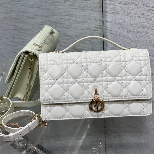 MISS CD TOP HANDLE 24CM WHITE LAMBSKIN mysite