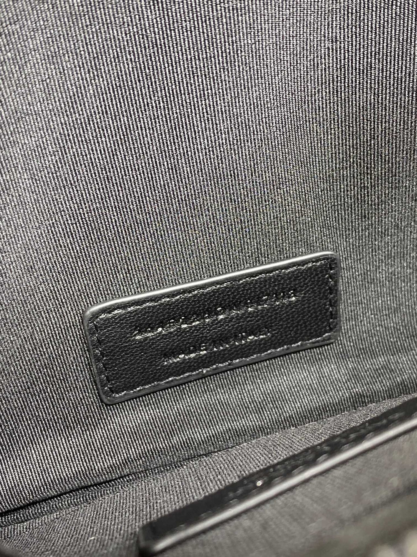 YSL Black Hardware Logo Zipper Clutch 23cm Black Caviar Cowhide mysite