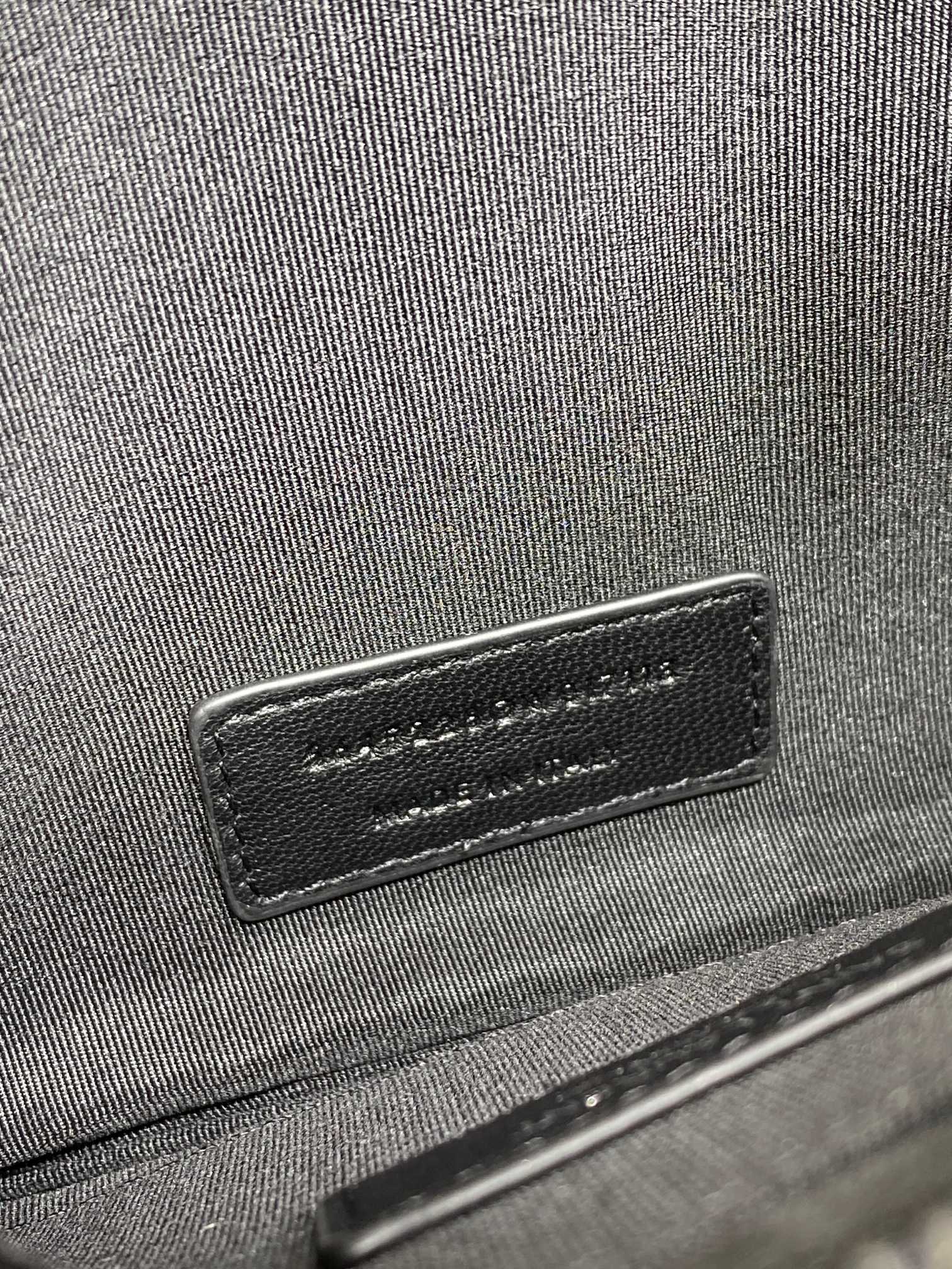 YSL Black Hardware Logo Zipper Clutch 23cm Black Caviar Cowhide mysite