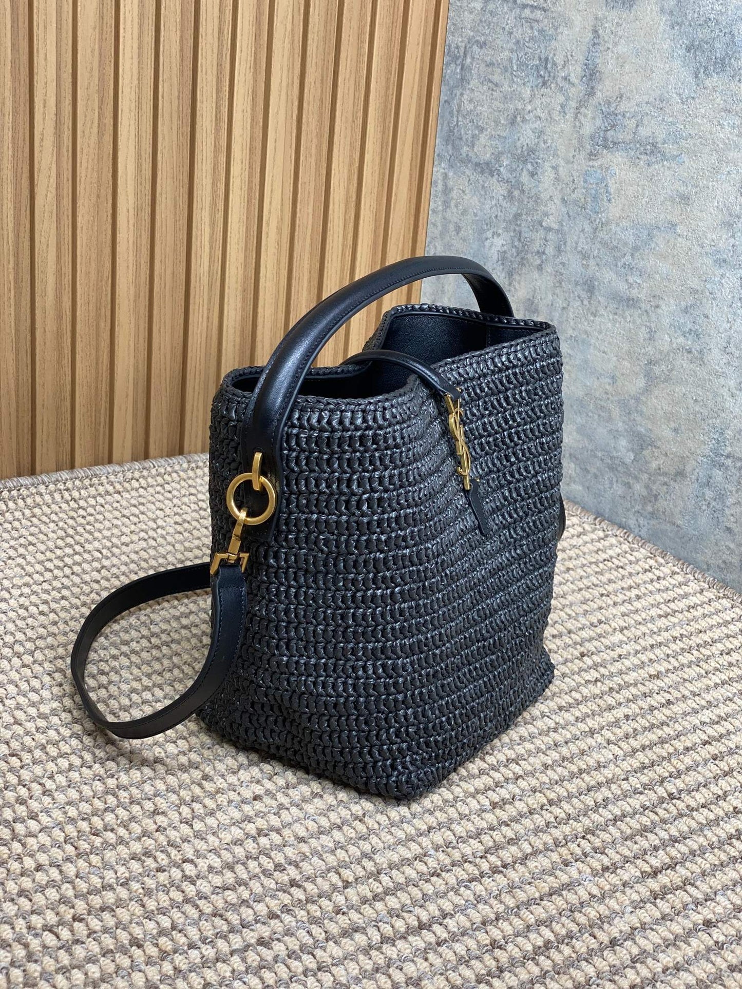 le 37 woven raffia 20cm black calfskin mysite