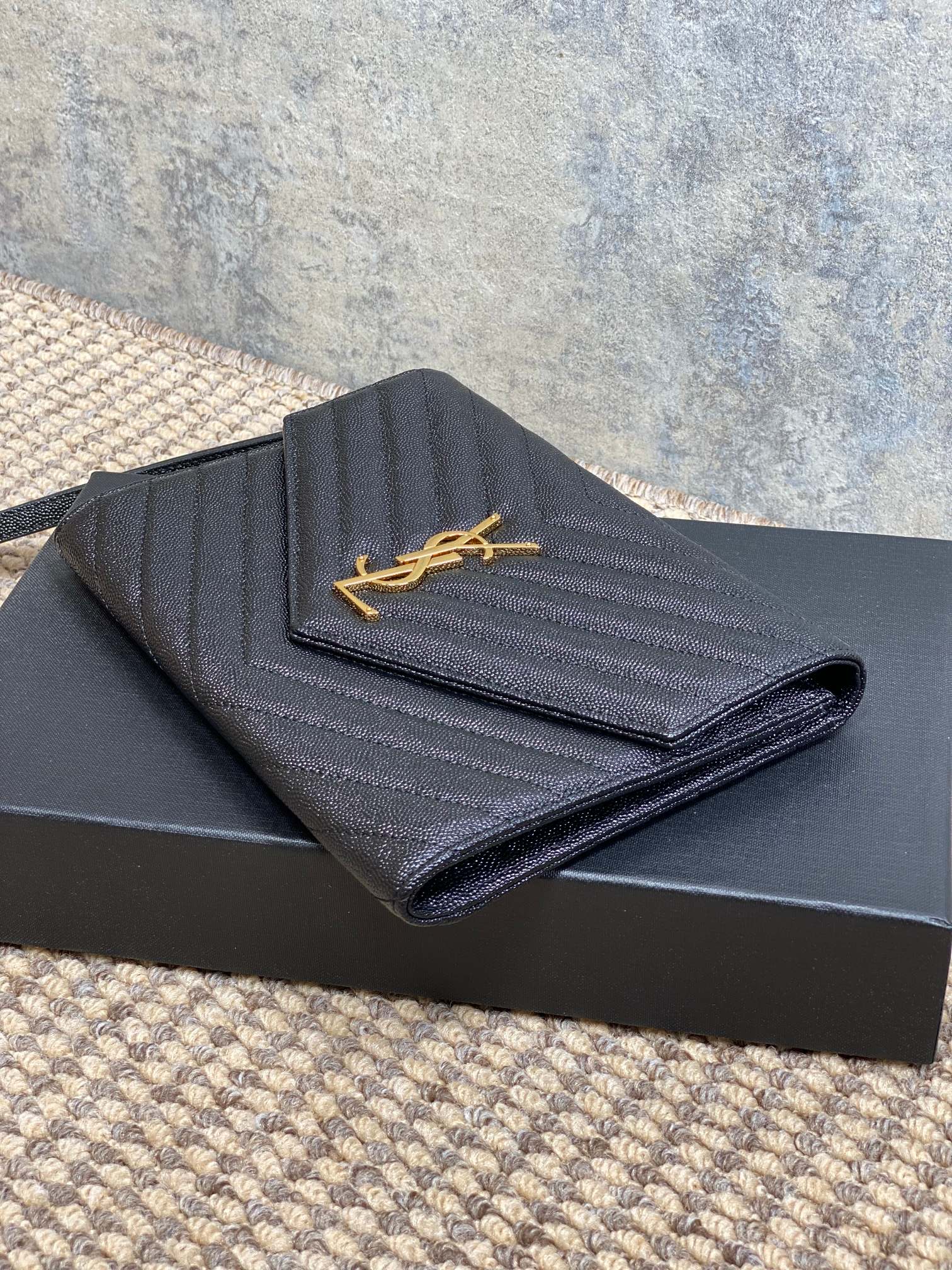 YSL Gold Hardware Logo Clutch 21cm Black Caviar Cowhide mysite