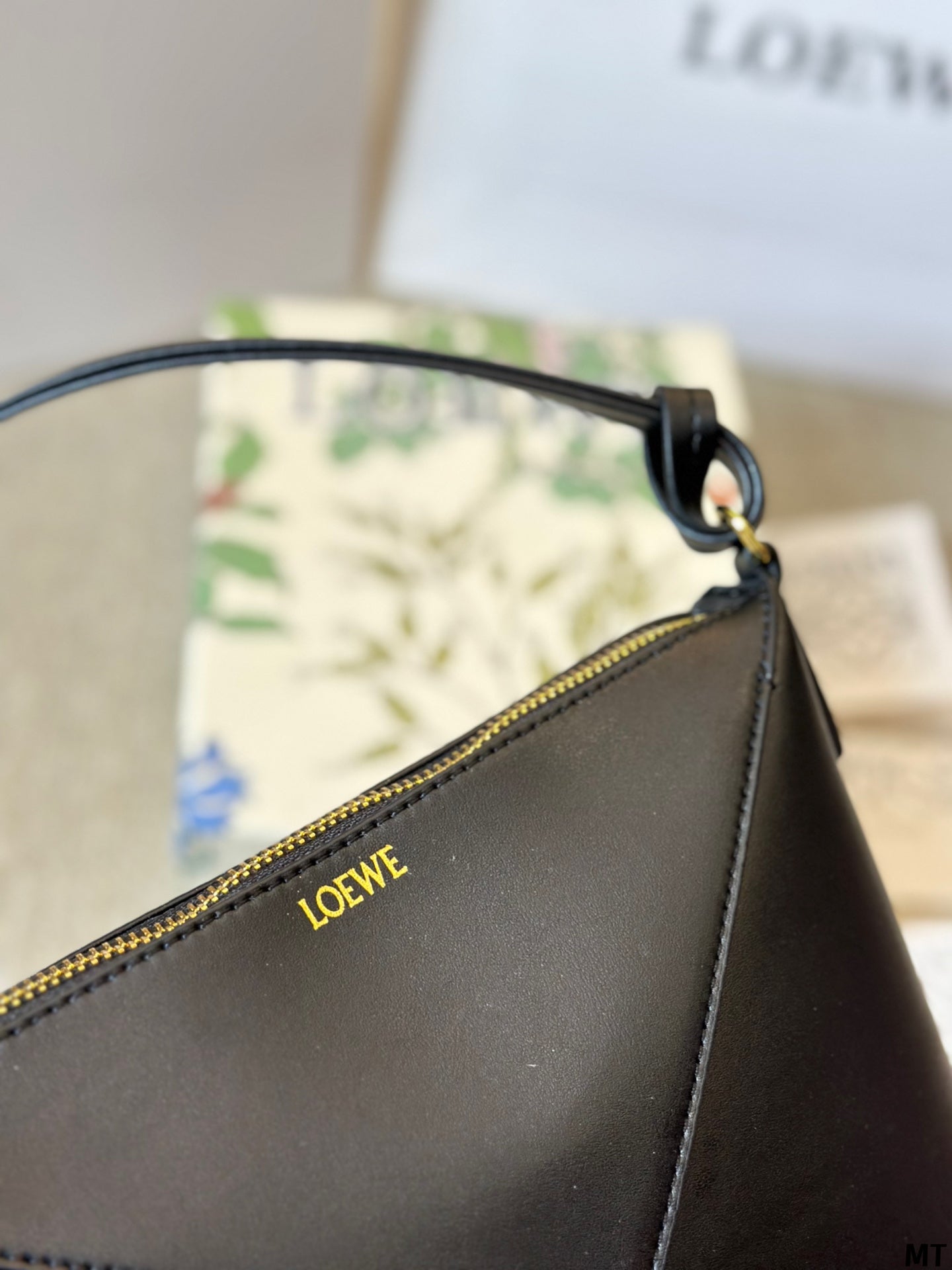 LOE 20 PUZZLE FOLD POUCH IN BLACK NAPPA CALFSKIN mysite