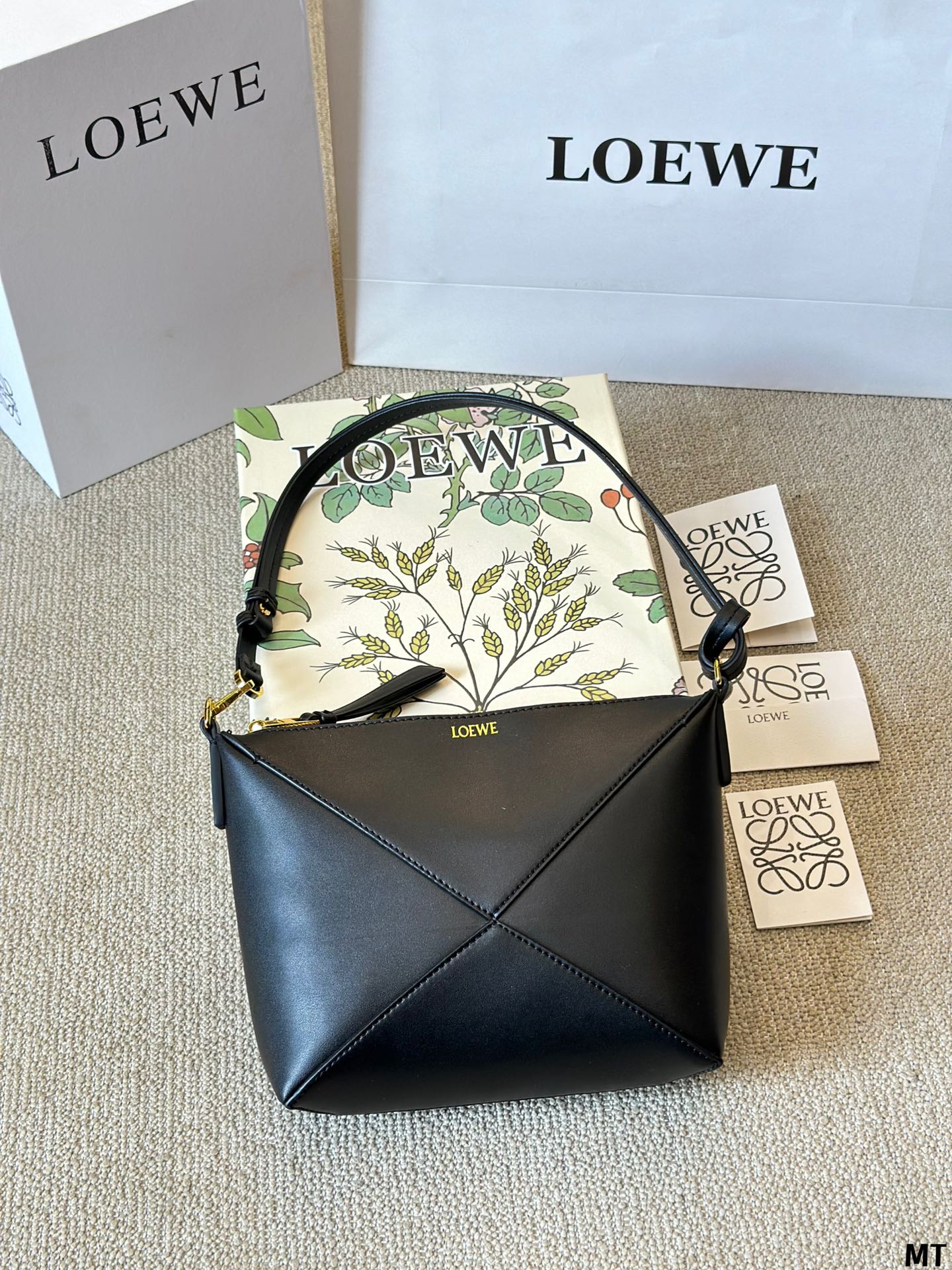 LOE 20 PUZZLE FOLD POUCH IN BLACK NAPPA CALFSKIN mysite
