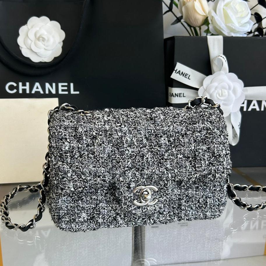 MINI FLAP BAG 20 IN LIGHT GRAY TWEED SILVER HARDWARE mysite