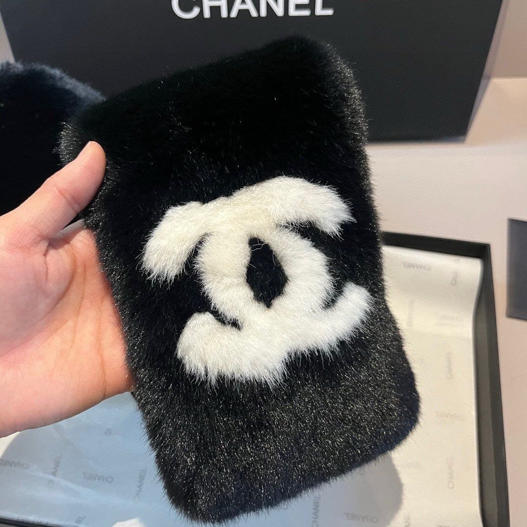 SCARF IN BLACK RABBIT FUR WITH WHITE LOGO 397438 mysite