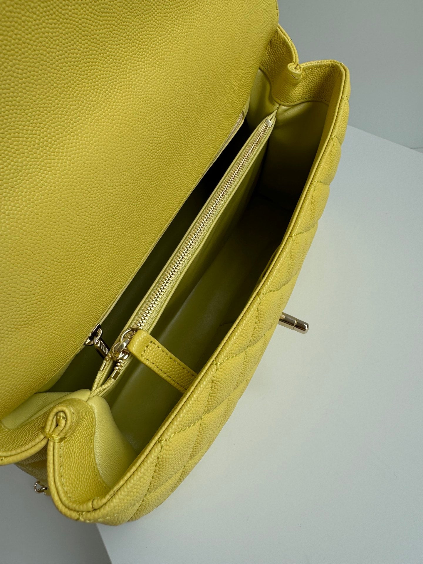 coco handle medium 29cm yellow quilted caviar leather gold hardware mysite