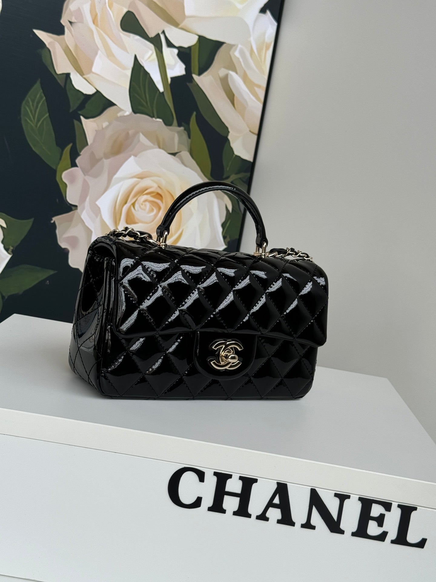 MINI FLAP BAG 20 IN BLACK GLOSSY CALFSKIN GOLD HARDWARE mysite