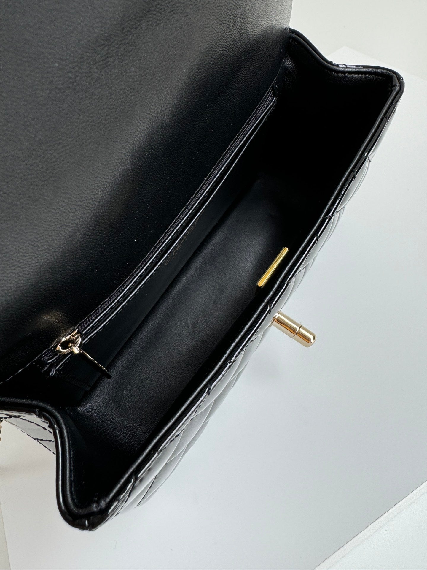 24c mini flap bag 20cm with top handle black patent calfskin mysite