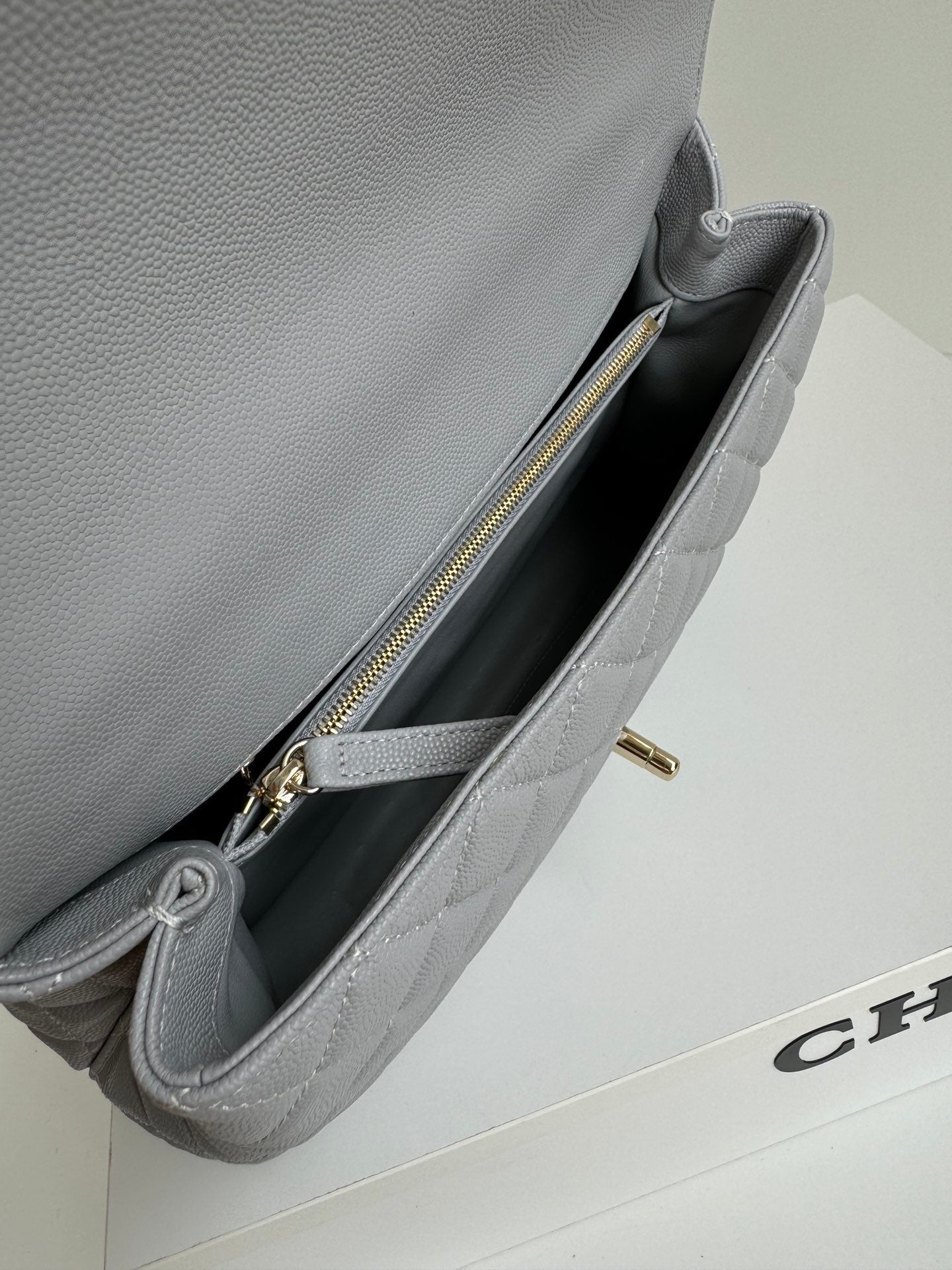coco handle medium 29cm grey quilted caviar leather gold hardware mysite