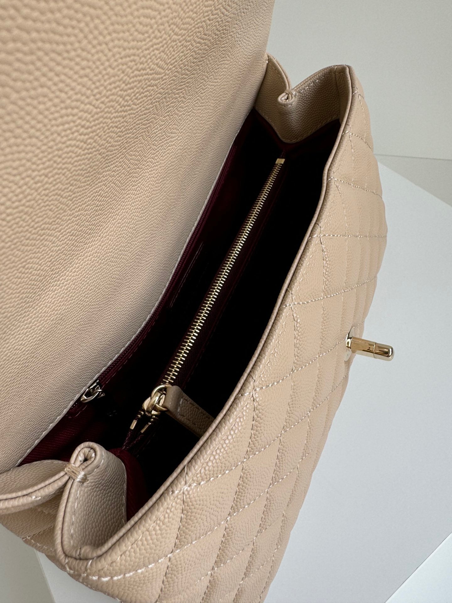 coco handle medium 29cm beige red quilted caviar leather gold hardware mysite