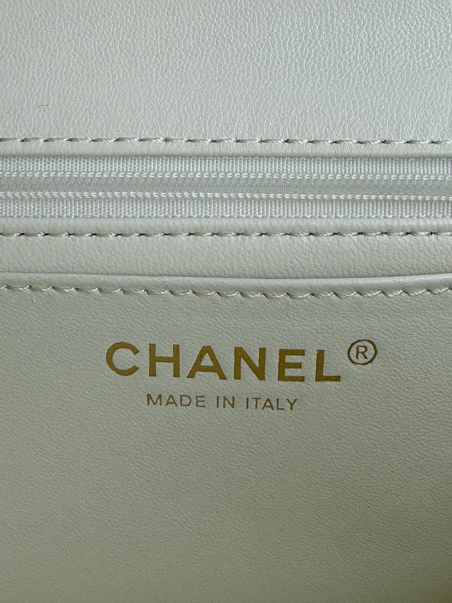 24c mini flap bag 20cm with top handle white lambskin mysite