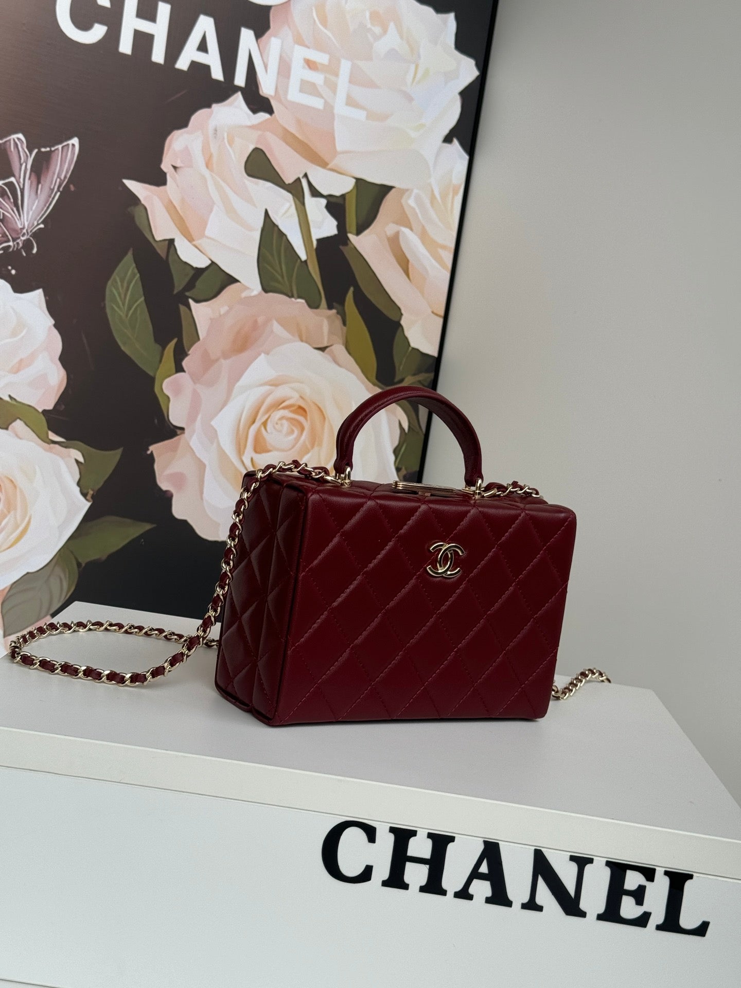 SMALL BOX BAG 18 IN BURGUNDY RED LAMBSKIN GOLD HARDWARE mysite