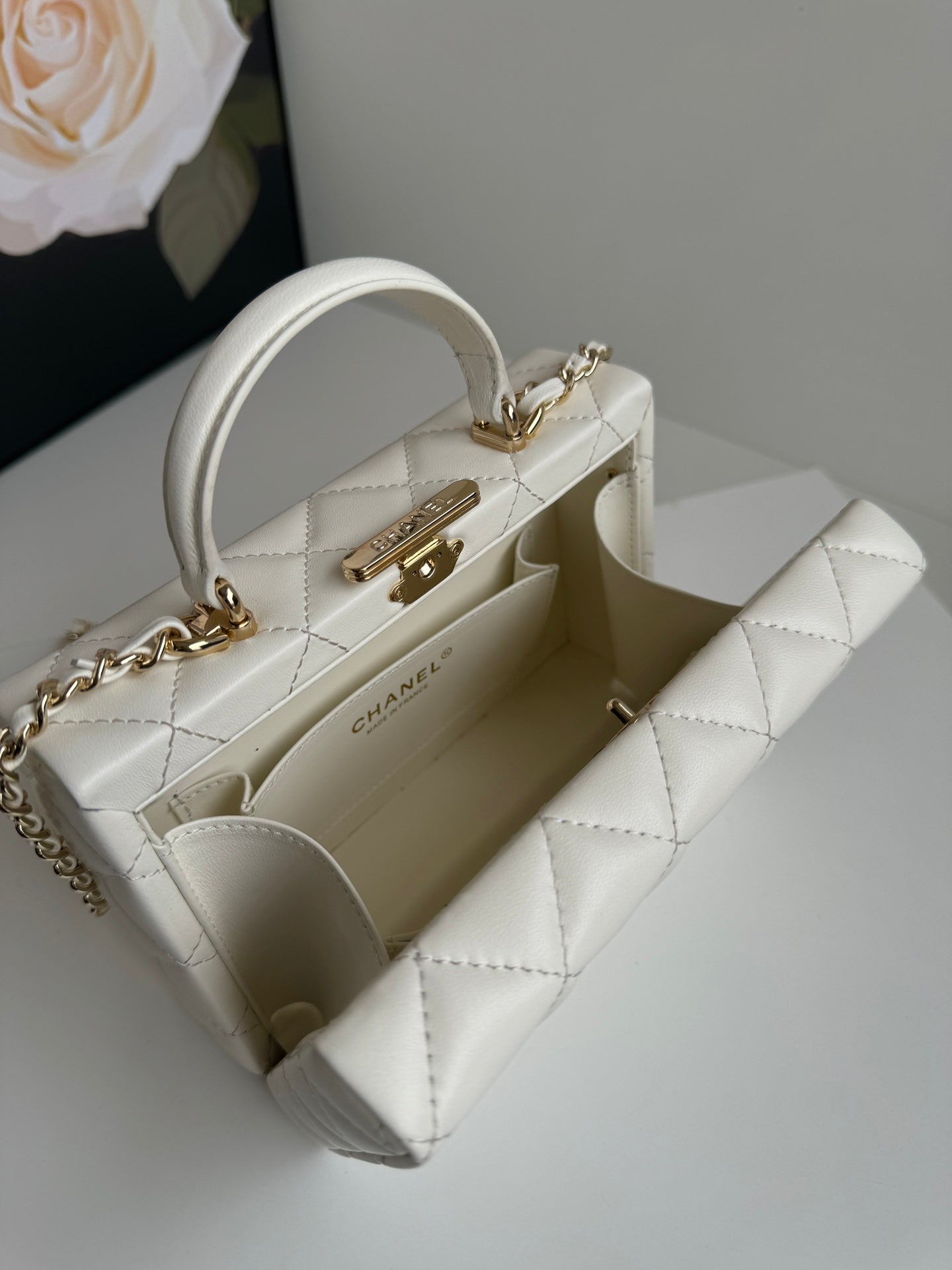 SMALL BOX BAG 18 IN WHITE LAMBSKIN GOLD HARDWARE mysite