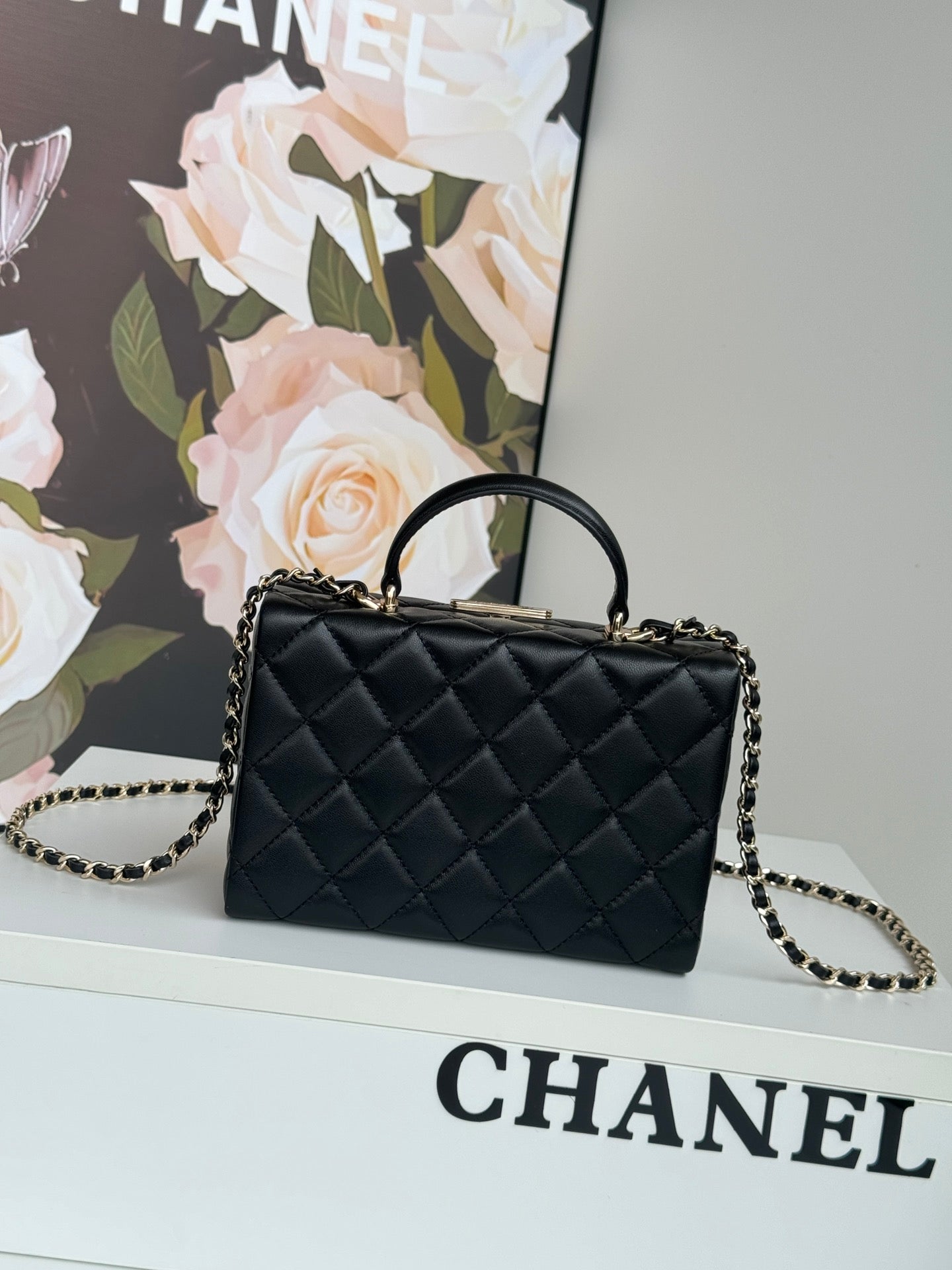 SMALL BOX BAG 18 IN BLACK LAMBSKIN GOLD HARDWARE mysite