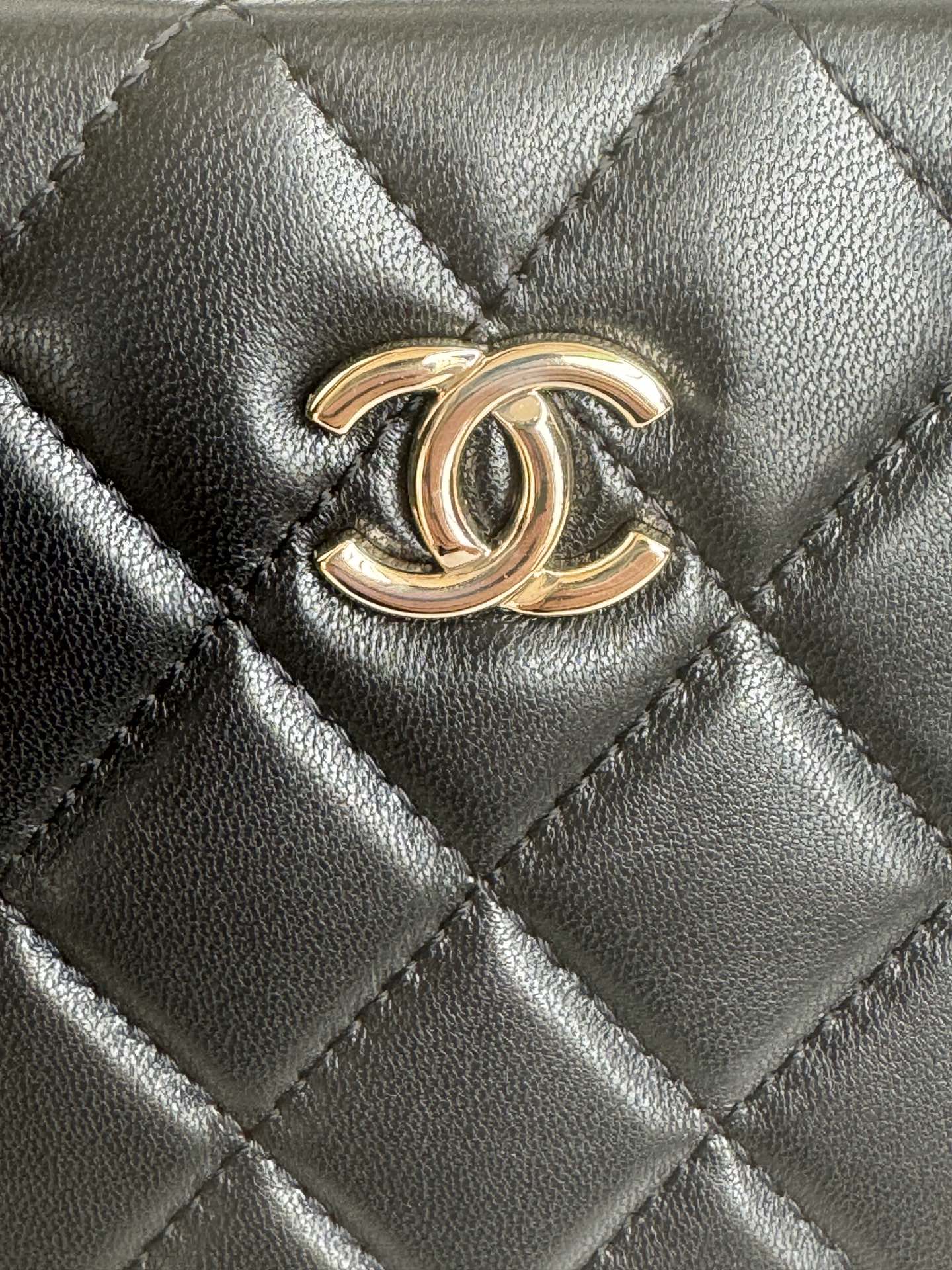 SMALL BOX BAG 18 IN BLACK LAMBSKIN GOLD HARDWARE mysite