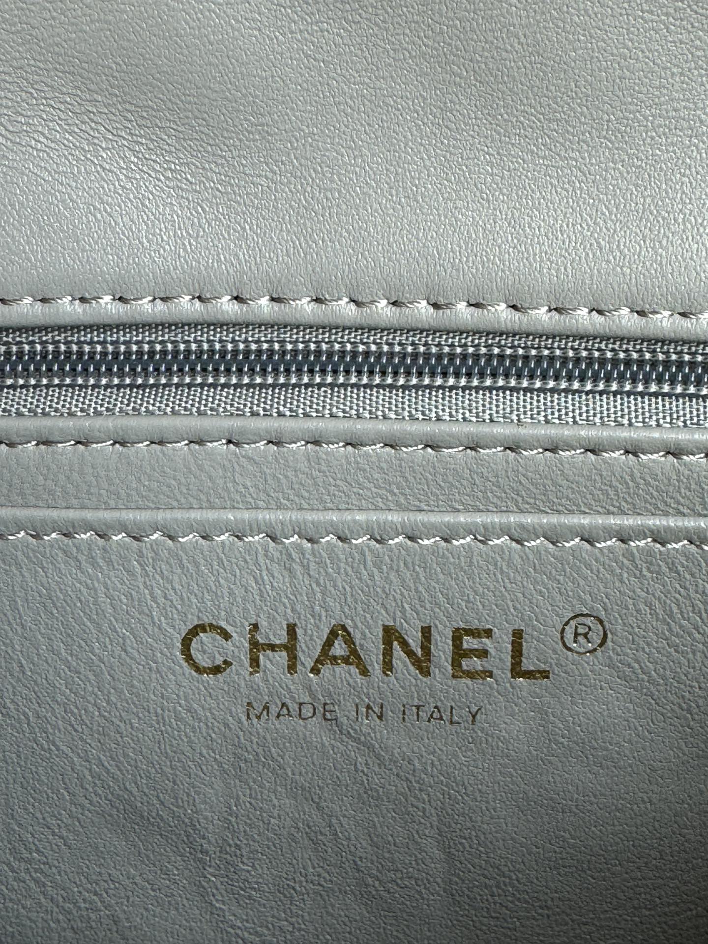 MINI FLAP BAG 20 IN LIGHT GRAY GLOSSY CALFSKIN GOLD HARDWARE mysite