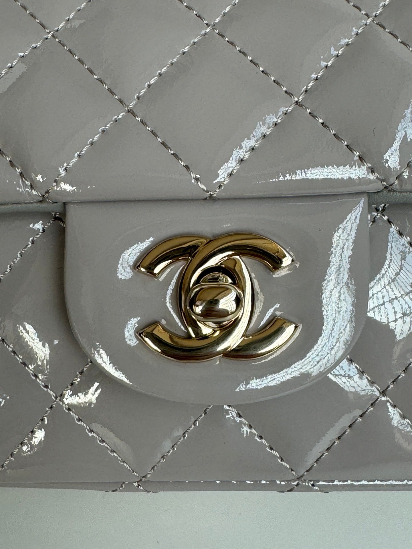 MINI FLAP BAG 20 IN LIGHT GRAY GLOSSY CALFSKIN GOLD HARDWARE mysite