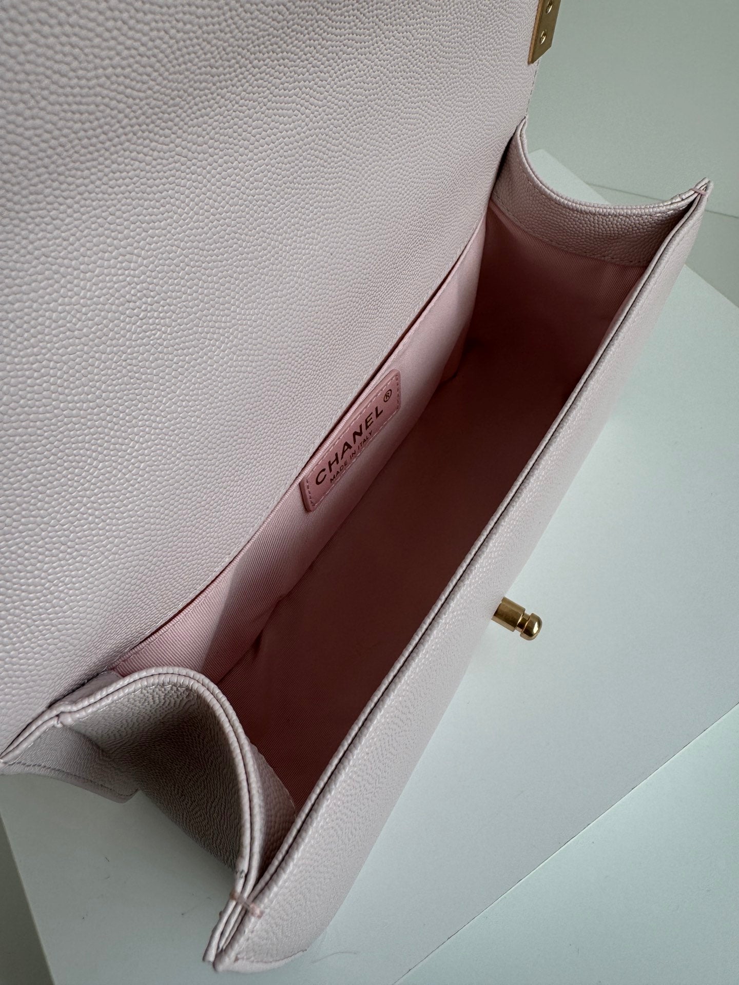 BOY BAG MEDIUM 25 IN PINK NUDE CALFSKIN WITH GOLD HARDWARE mysite