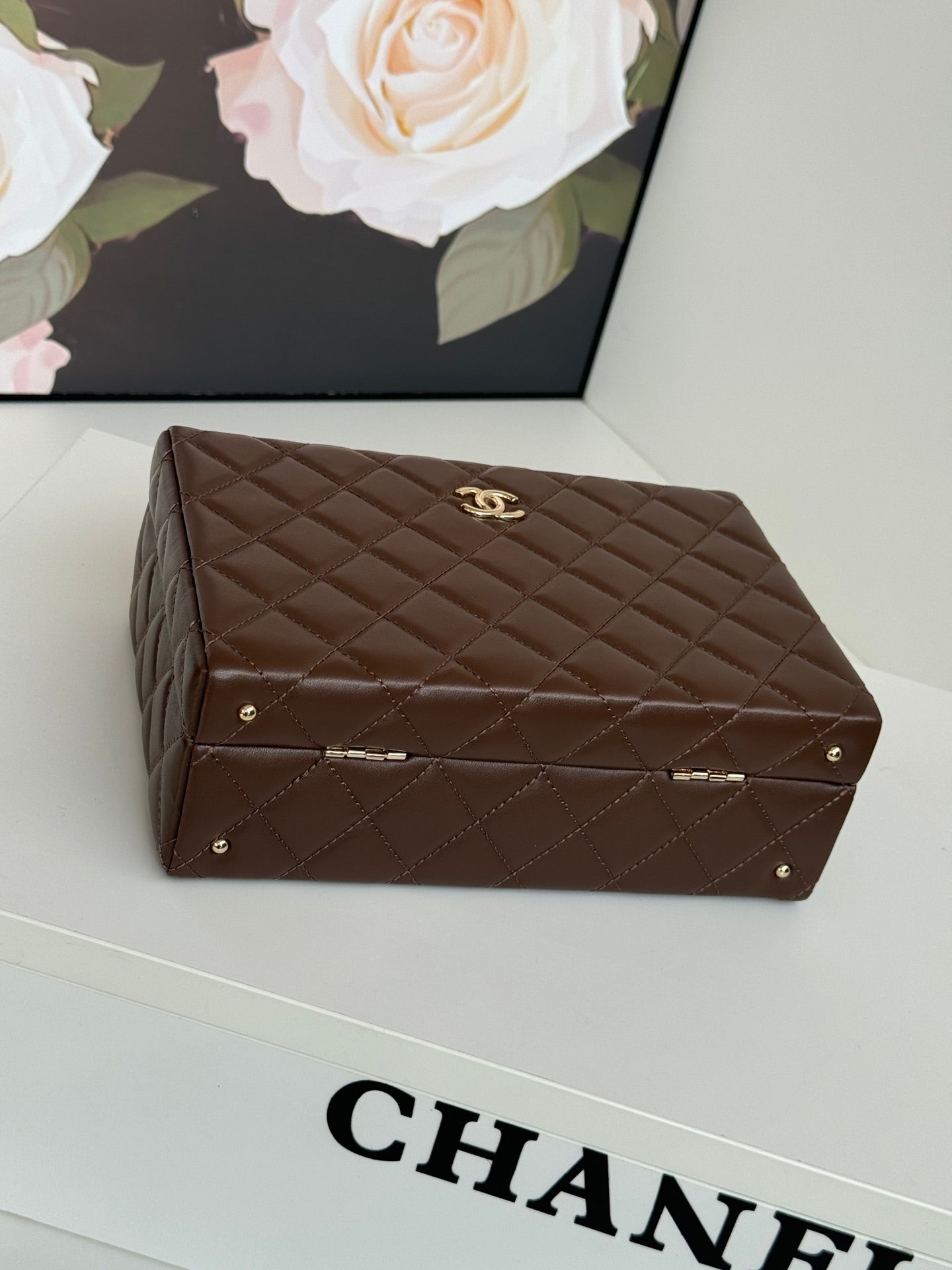 MEDIUM BOX BAG 22 IN CHOCOLATE LAMBSKIN GOLD HARDWARE mysite