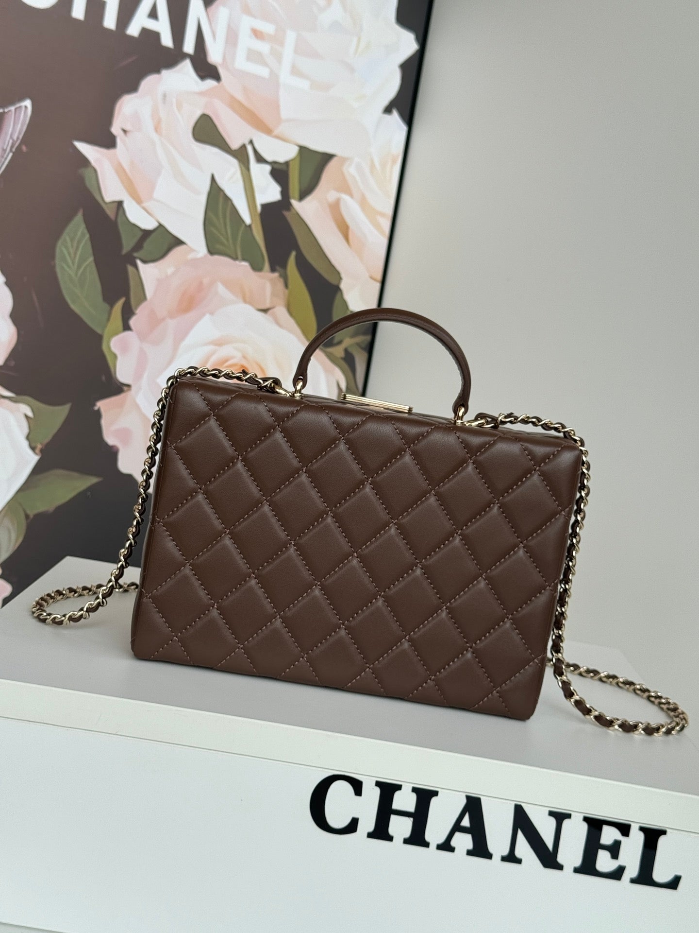 MEDIUM BOX BAG 22 IN CHOCOLATE LAMBSKIN GOLD HARDWARE mysite