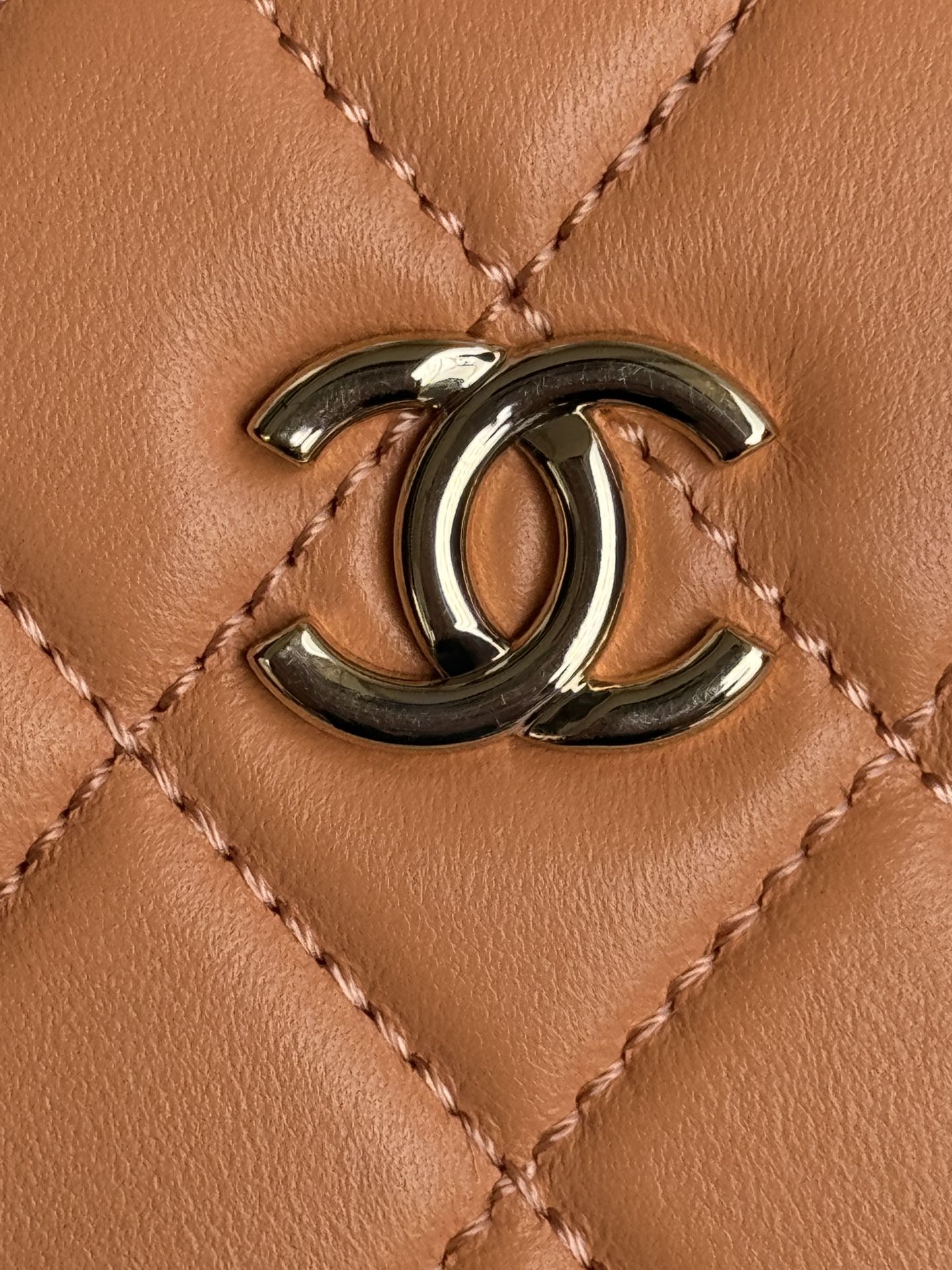 SMALL BOX BAG 18 IN CARROT LAMBSKIN GOLD HARDWARE mysite