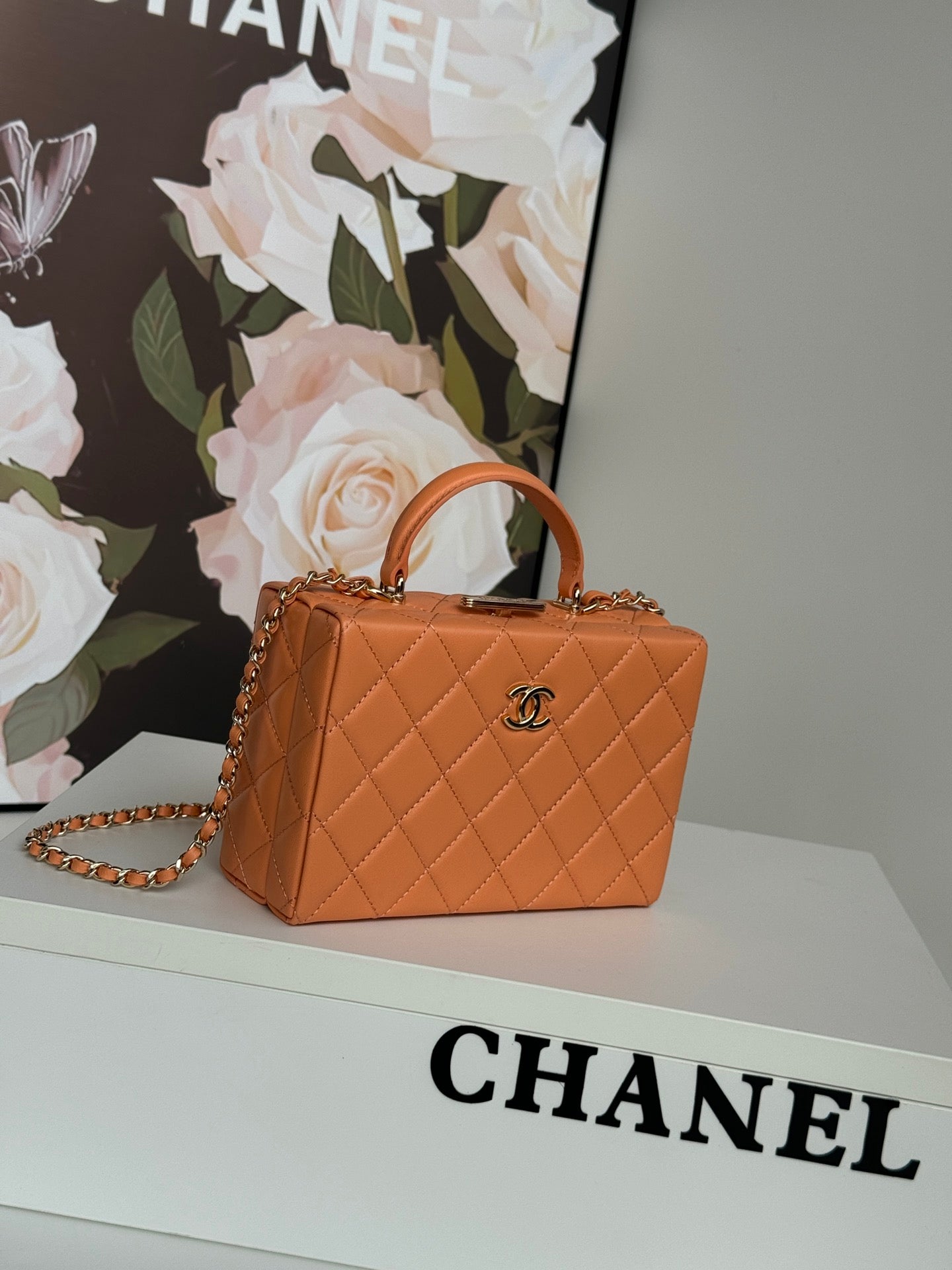 SMALL BOX BAG 18 IN CARROT LAMBSKIN GOLD HARDWARE mysite