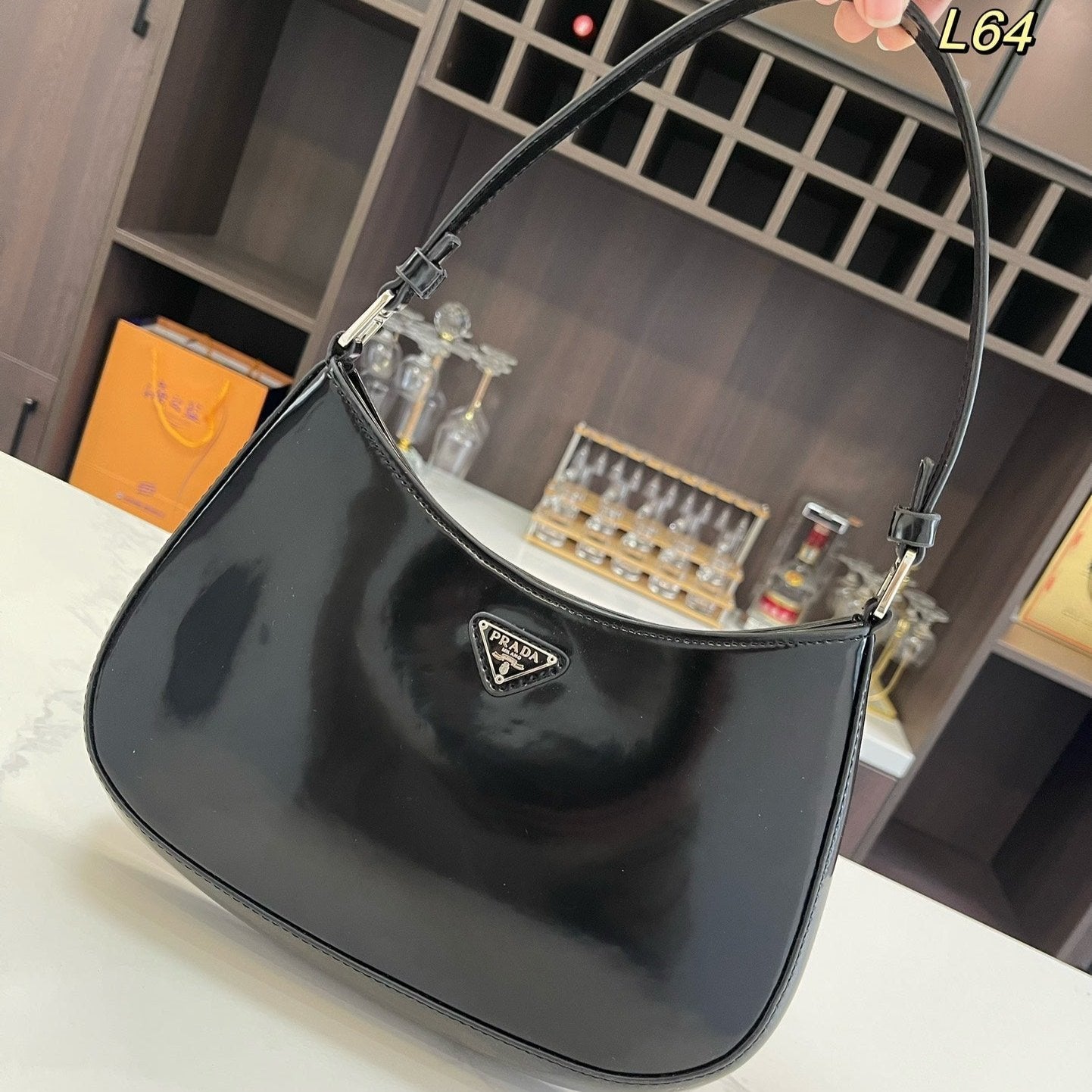 PRA 30 CLEO SHOULDER BAG IN BLACK BRUSHED LEATHER mysite