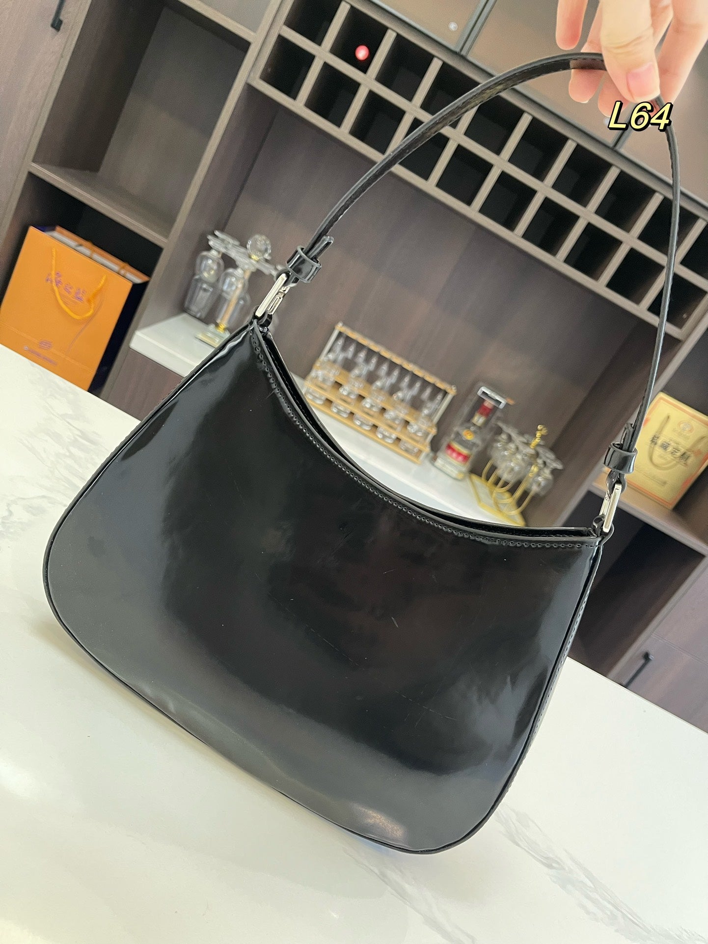 PRA 30 CLEO SHOULDER BAG IN BLACK BRUSHED LEATHER mysite