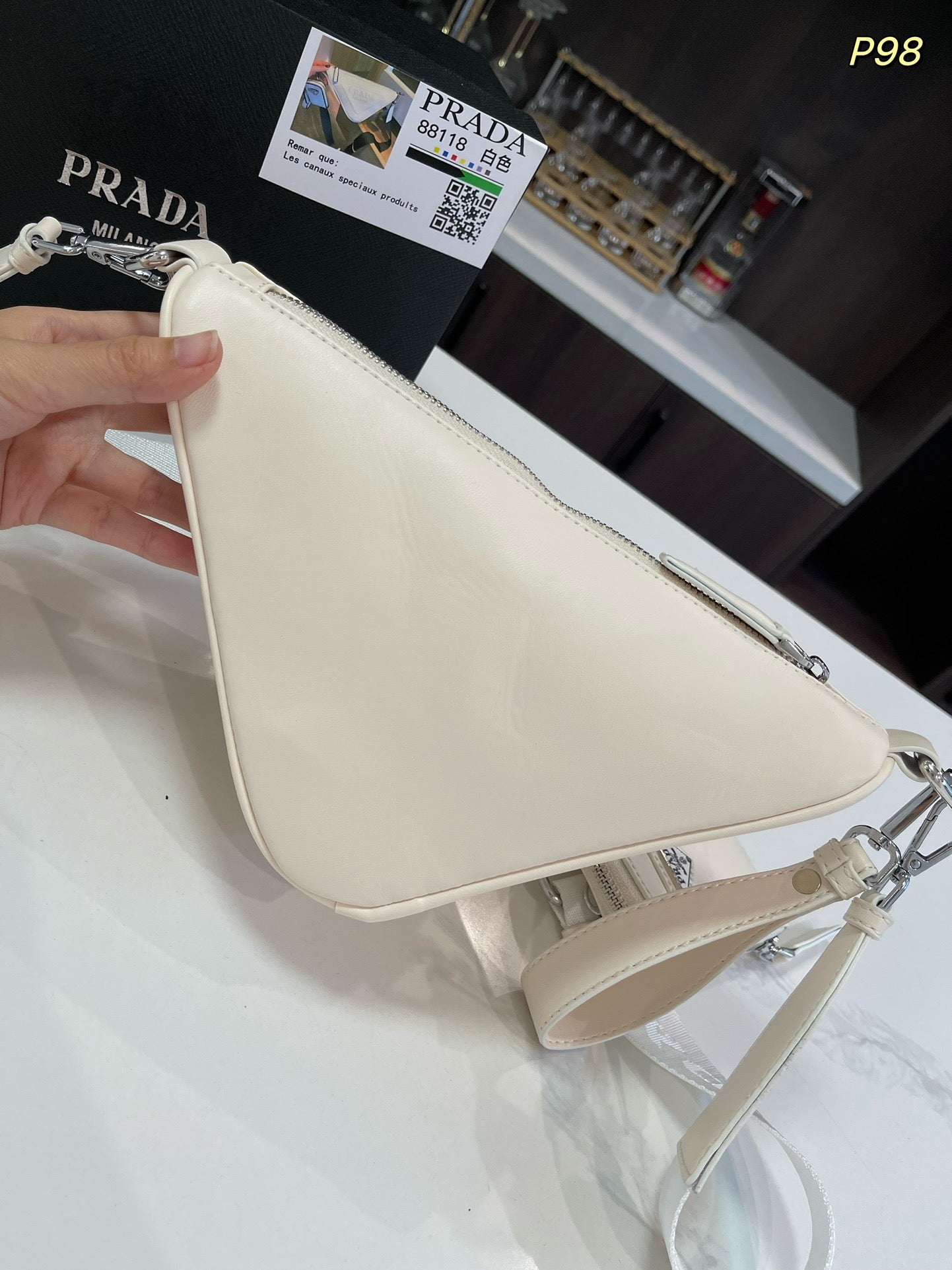 PRA TRIANGLE 27 SHOULDER BAG IN WHITE CALFSKIN WITH STRAP mysite