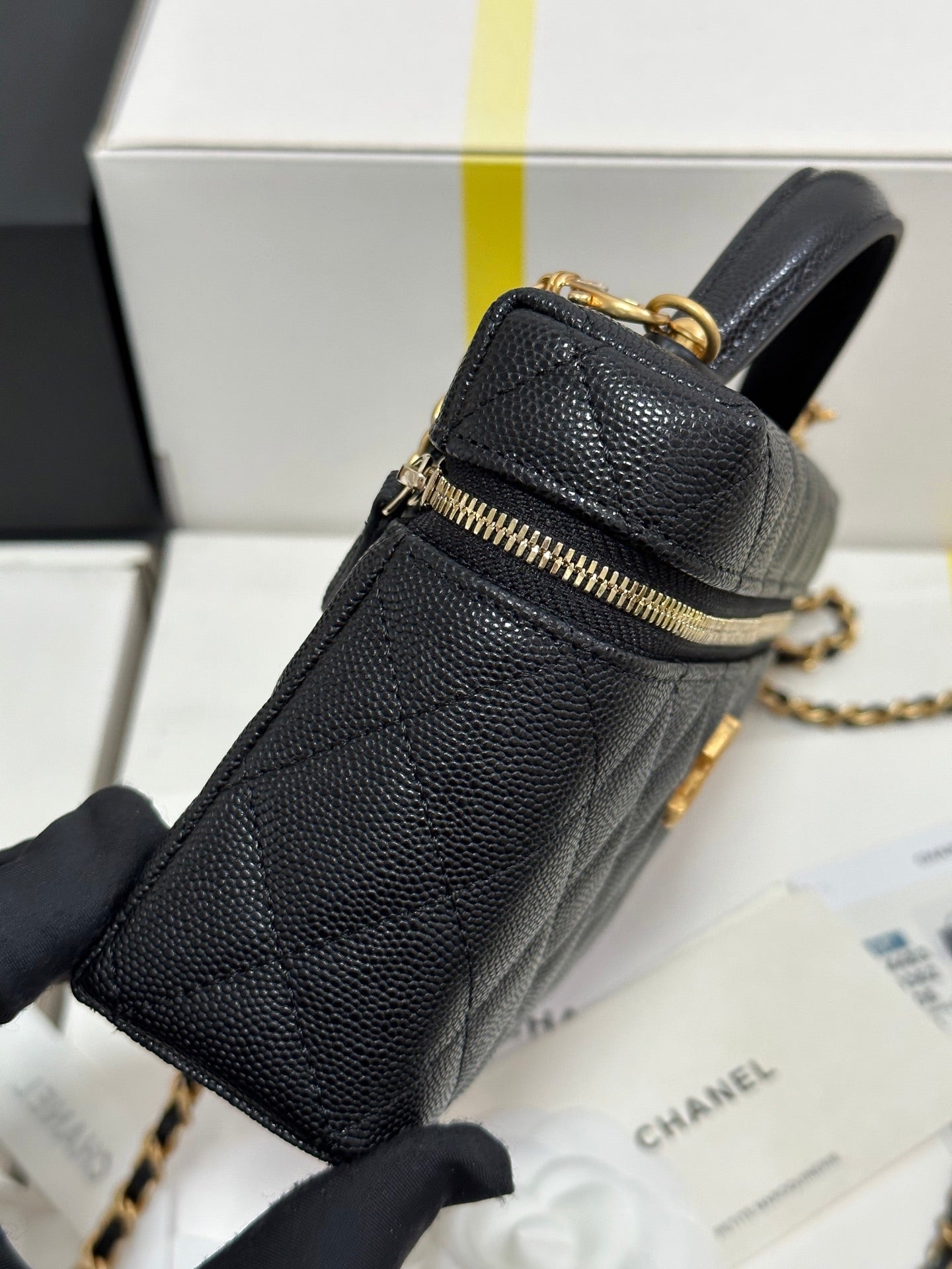 CC 25P Vanity Case 19.5cm Black Calfskin Gold Hardware 243586 mysite