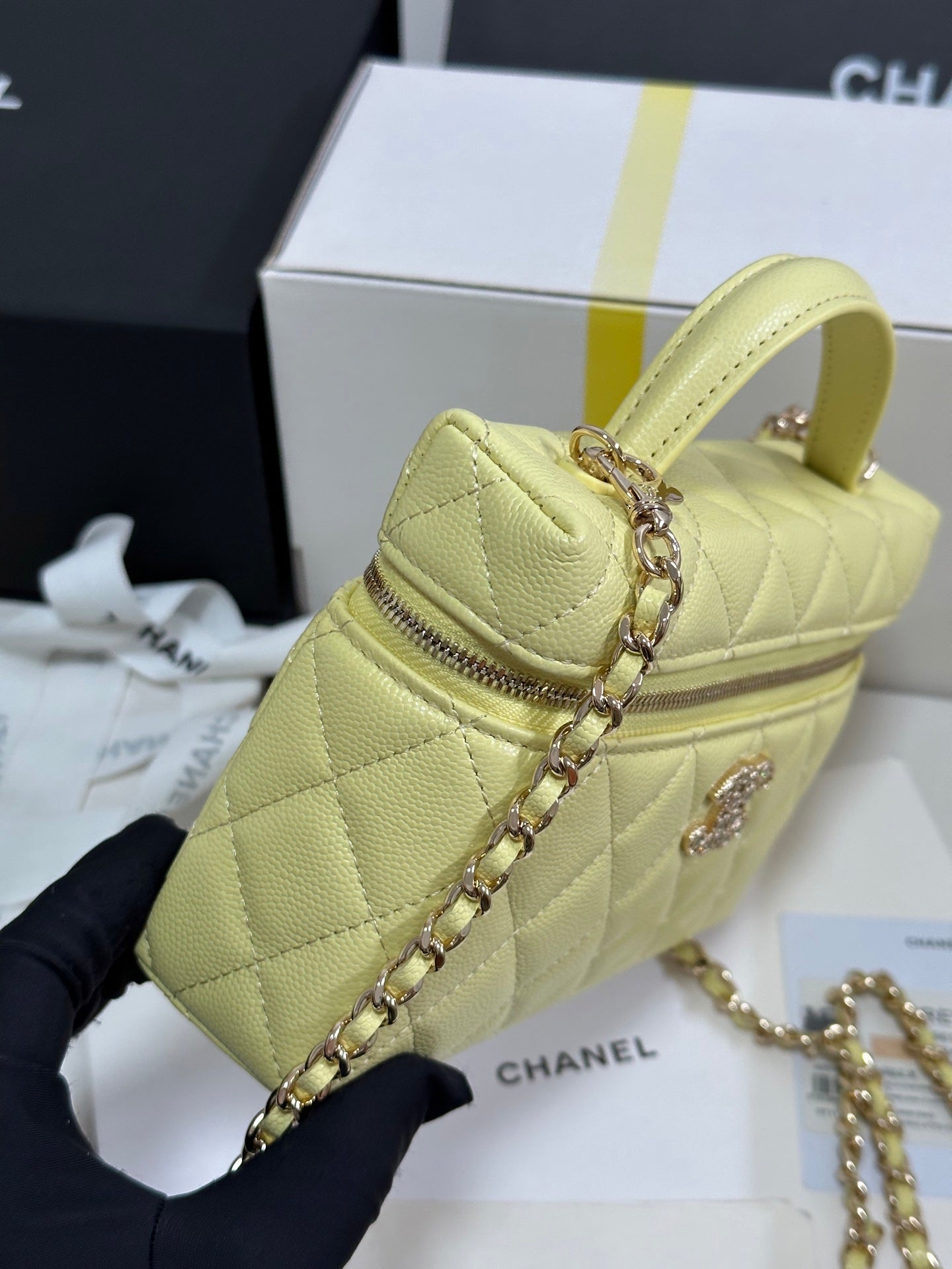 CC 25P Vanity Case 19.5cm Yellow Pastel Calfskin Heart Rhinestone 243607 mysite