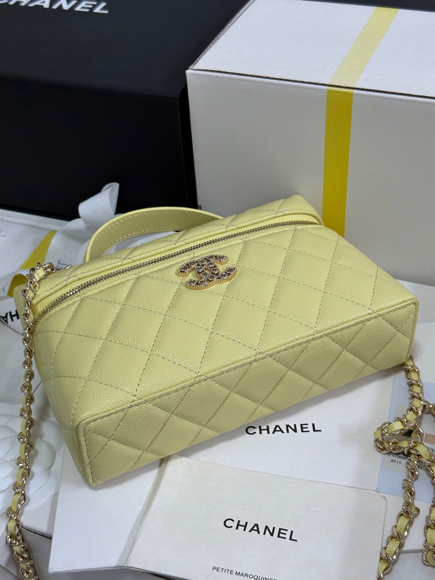 CC 25P Vanity Case 19.5cm Yellow Pastel Calfskin Heart Rhinestone 243607 mysite