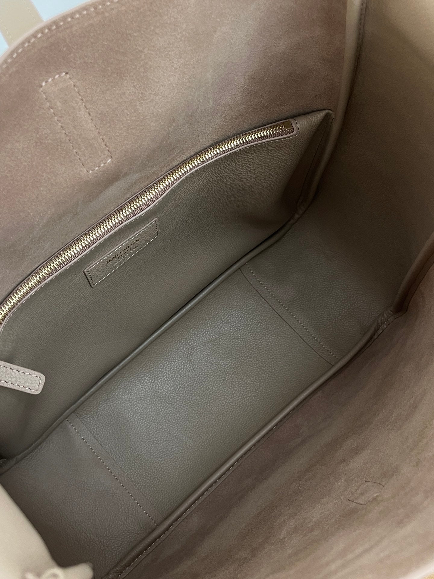 LE 5 À 7 LARGE SUPPLE 31 IN LIGHT BROWN GRAINED CALFSKIN mysite