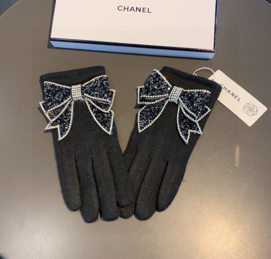 GLOVES IN BLACK WOOL WITH RHINSTONES 429247 mysite