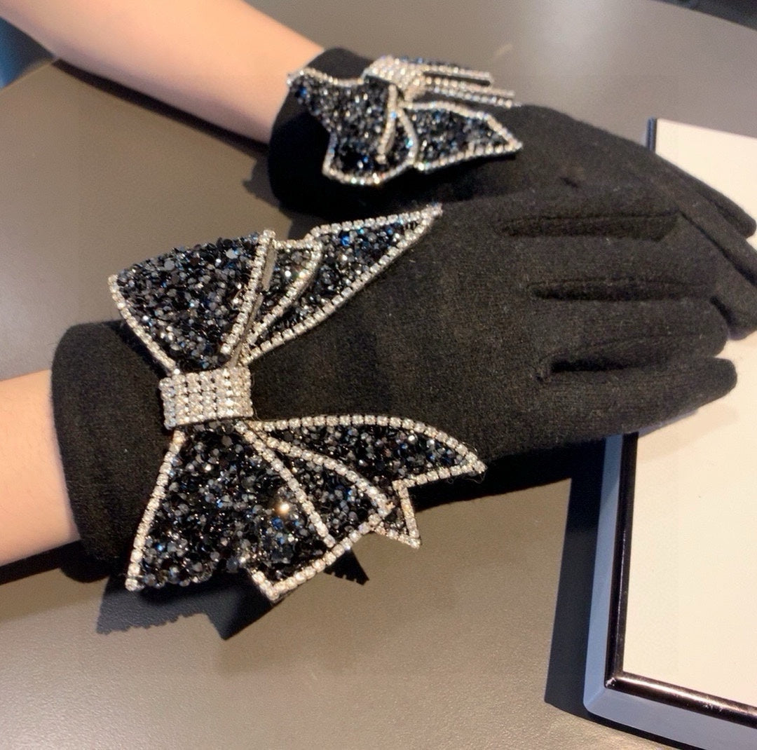 GLOVES IN BLACK WOOL WITH RHINSTONES 429247 mysite