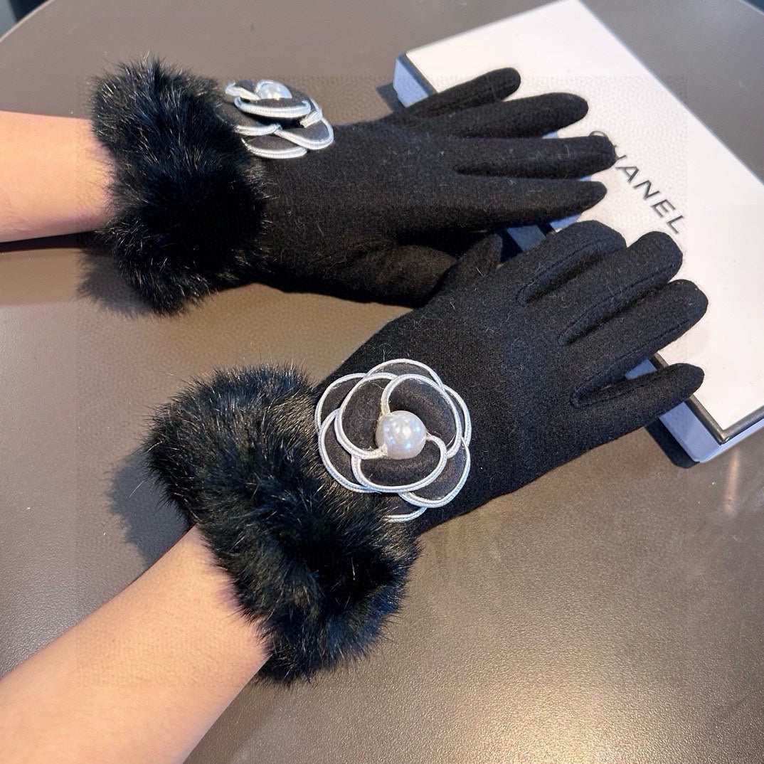 GLOVES IN BLACK WOOL WITH RABBIT FUR 439141 mysite